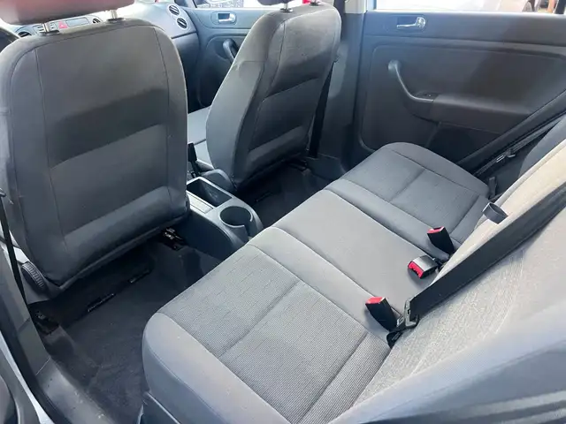 Volkswagen Golf view 10
