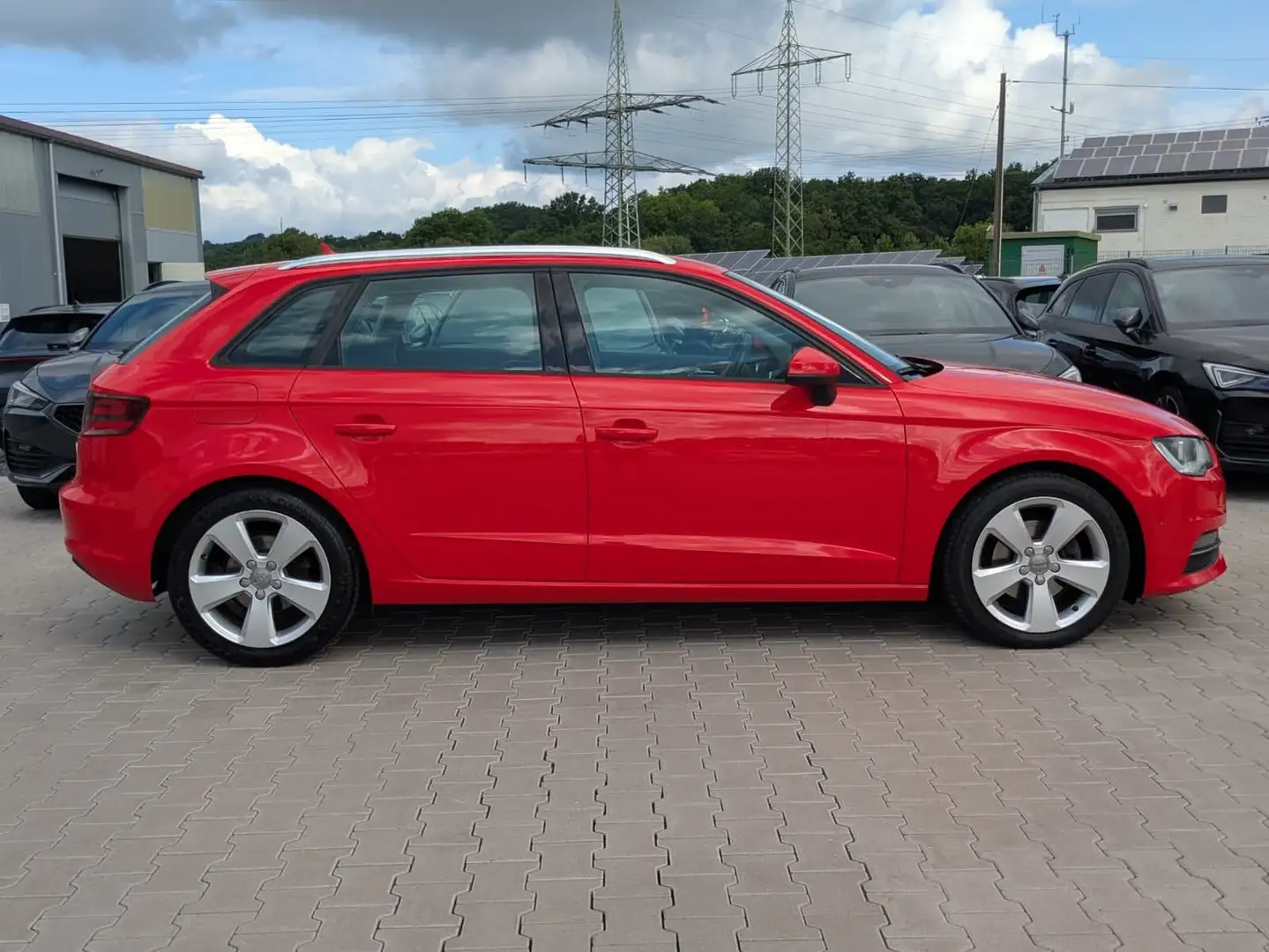 Audi A3 2.0 TDI ambition SPORT-FAHRWERK*TEMP*DAB*PDC Rojo - 2