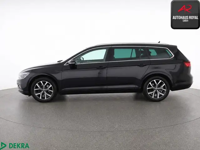 Volkswagen Passat view 2