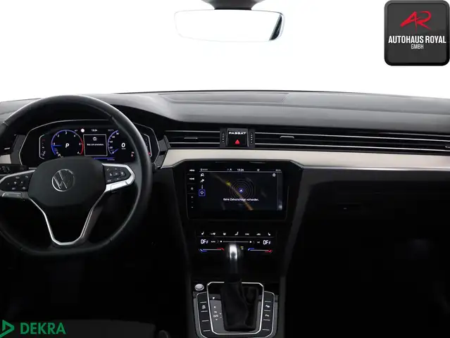 Volkswagen Passat view 9