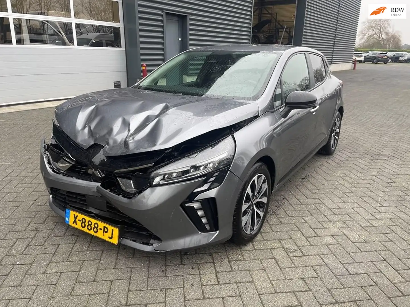 Mitsubishi Colt 1.0T MT Intense Grijs - 1