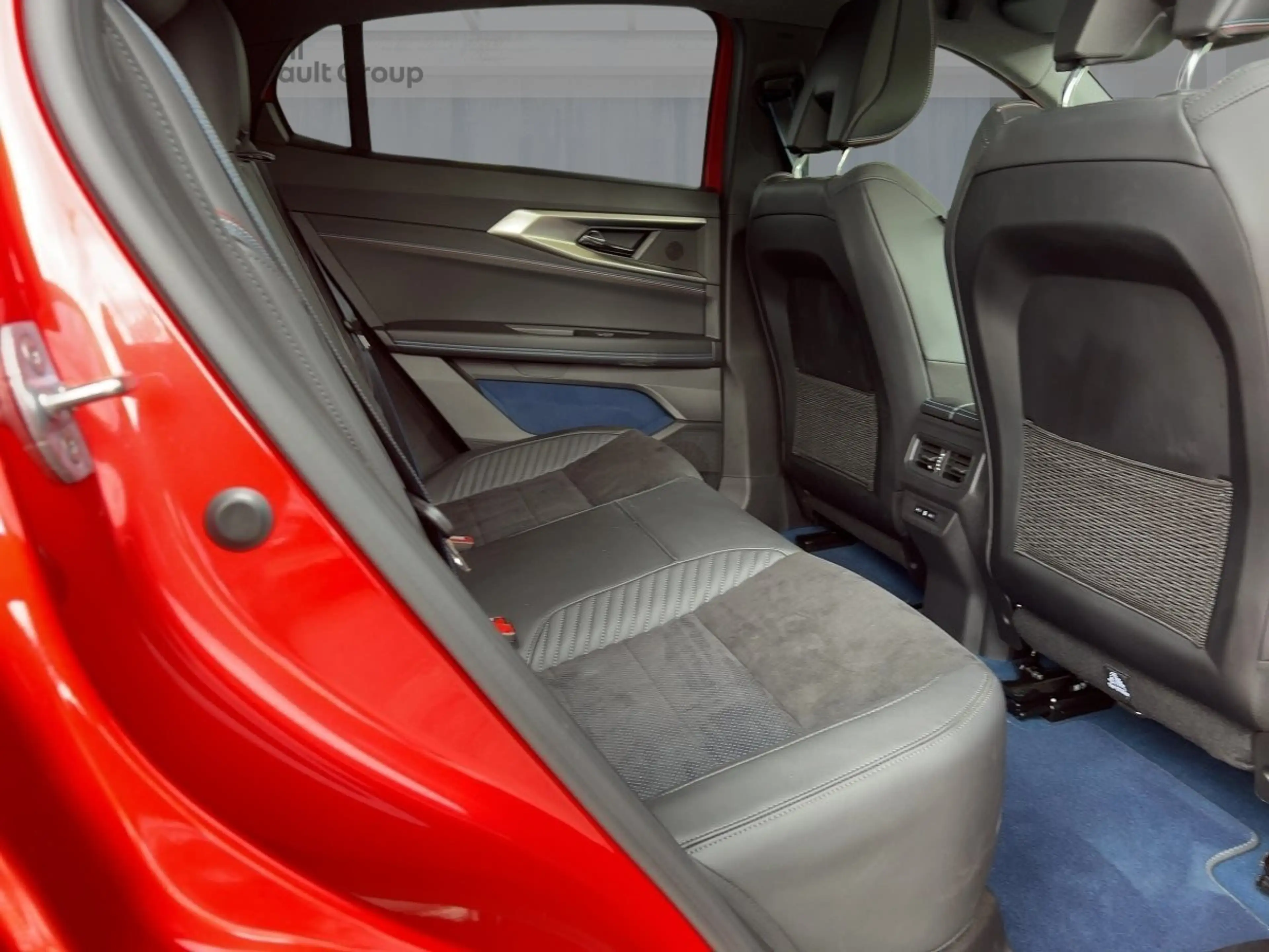 Renault Rafale Esprit Alpine E-Tech Plug-in Hybrid 300 4x4 — photo 9