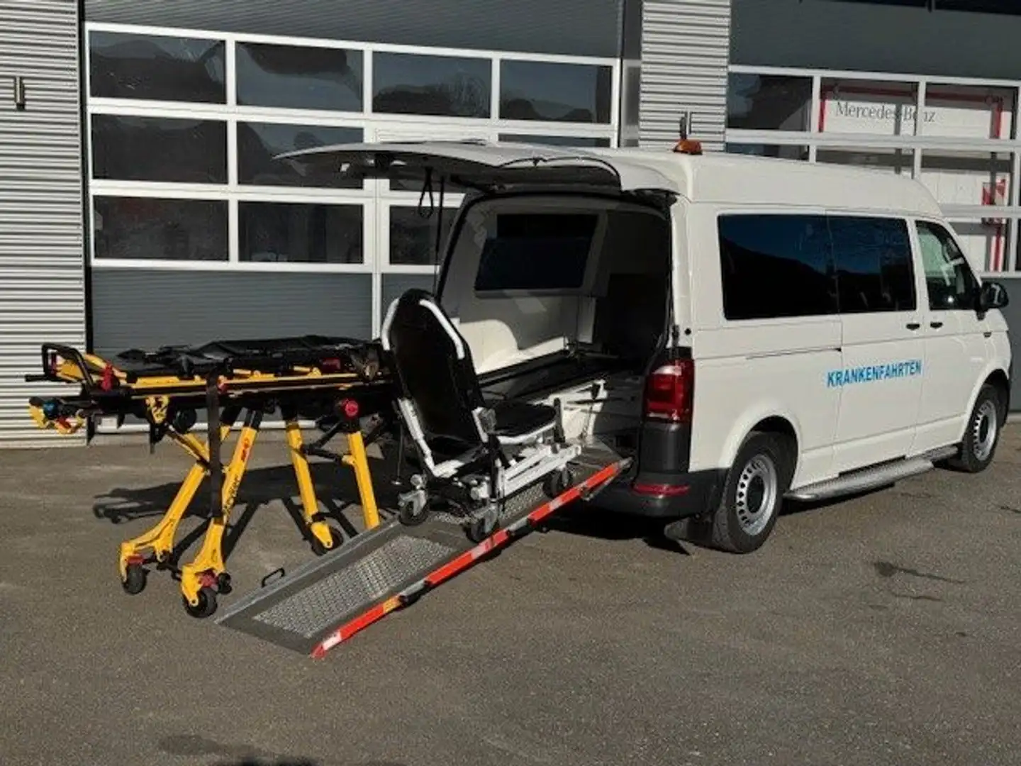 Volkswagen T6 2.0 TDI DSG KTW Rampe Stuhl+ Stryker M1 Trage Blanc - 1