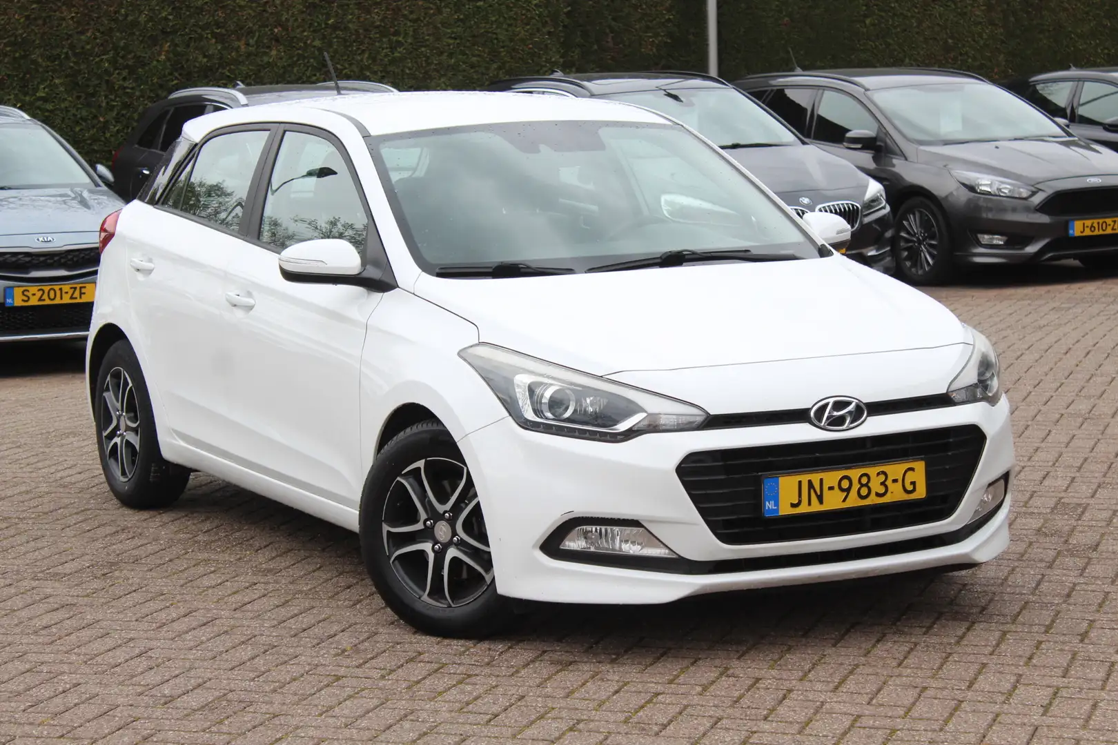 Hyundai i20 1.0 T-GDI Comfort / Heel netjes!! / Camera / Navig White - 1