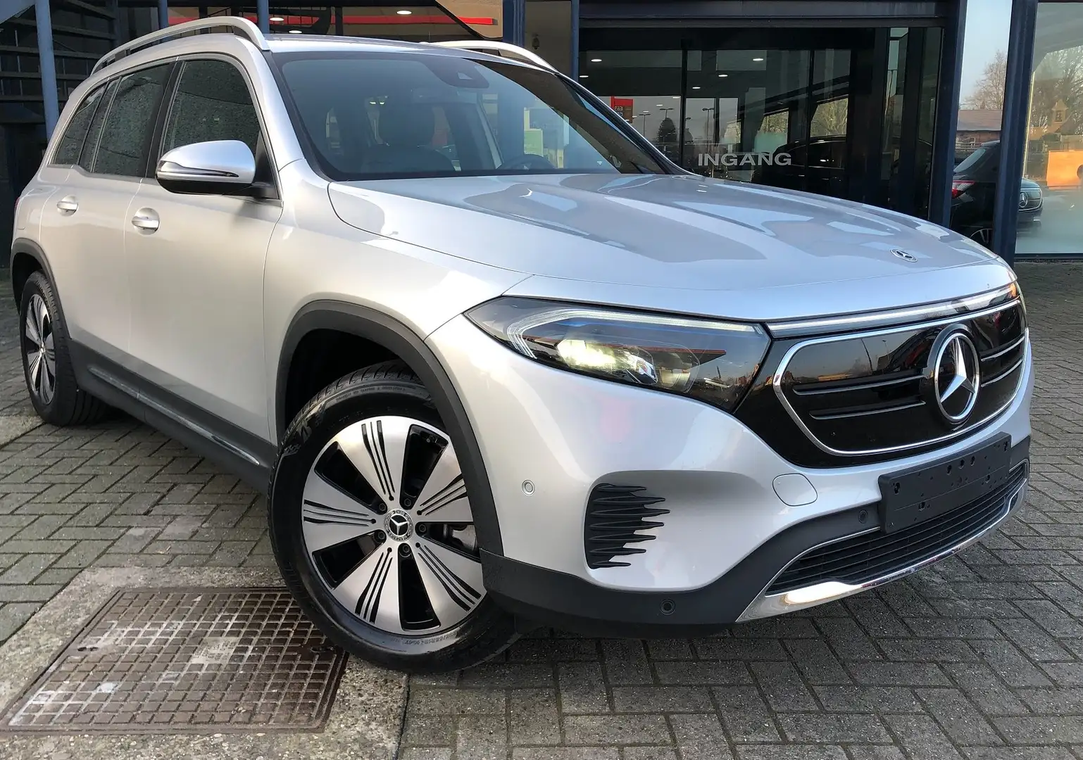 Mercedes-Benz EQB 300 Progressive| Camera |Dodehoek assist |sfeer verl. Argintiu - 1
