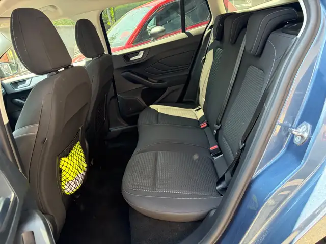 Ford Focus view 6