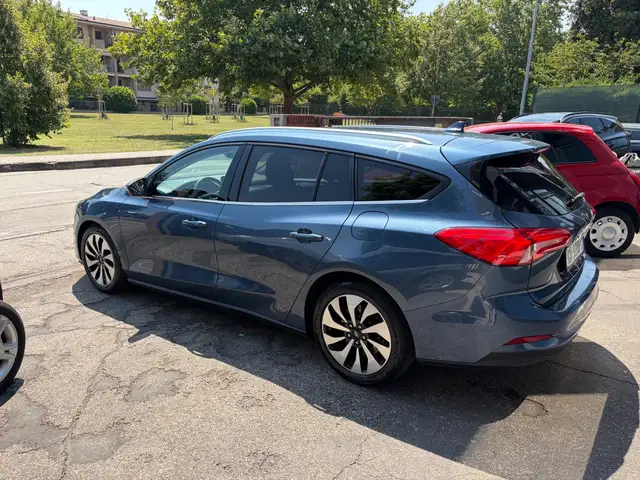 Ford Focus view 5