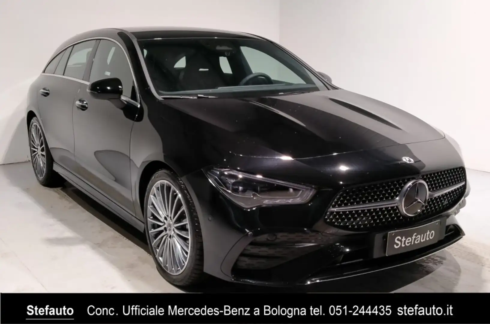 Mercedes-Benz CLA 180 d Automatic Shooting Brake AMG Line Advanced Plus Black - 1