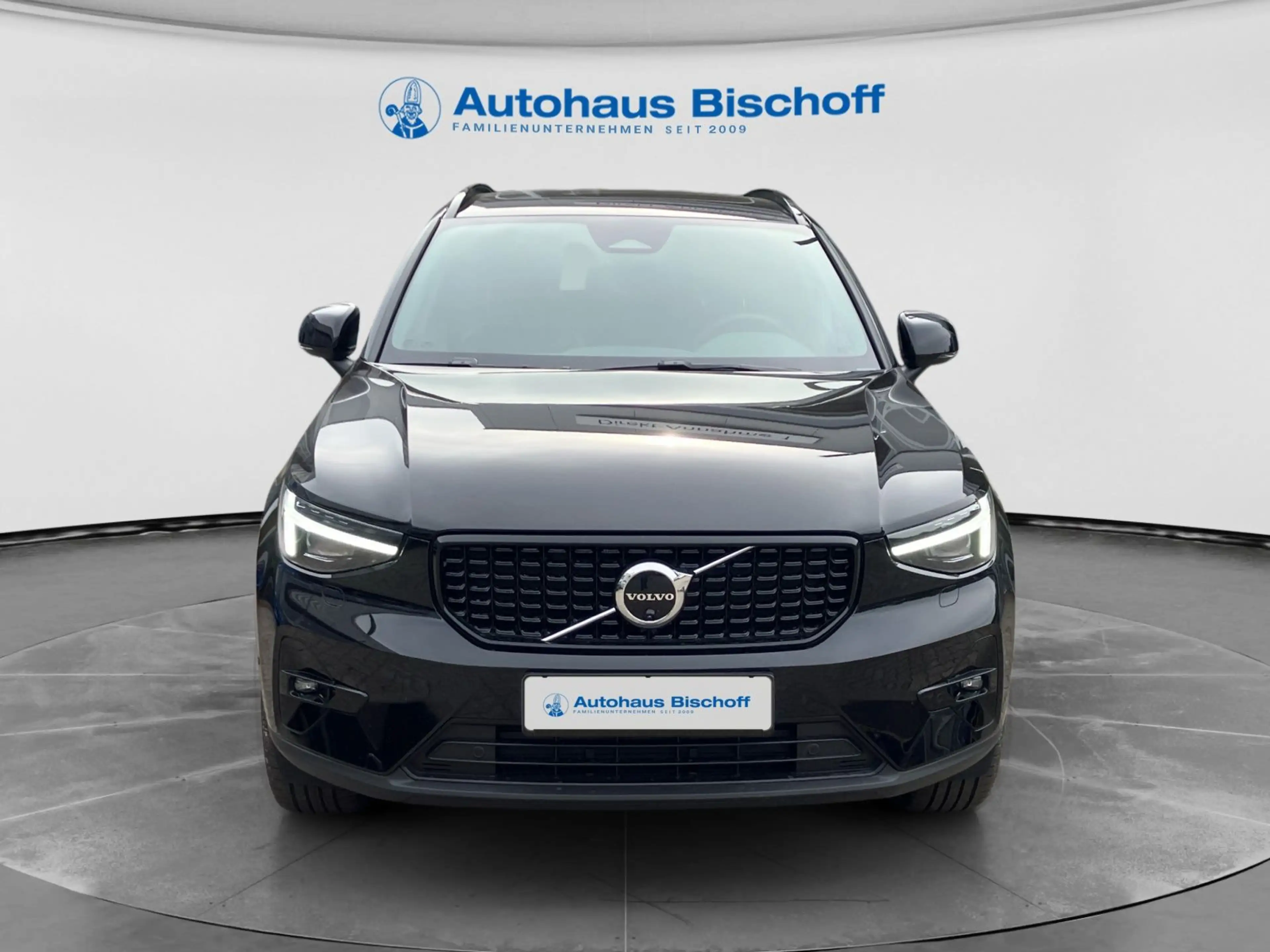 Volvo XC40 Volvo XC 40 Plus Dark , B3 Mild-Hybrid, Ben — photo 2