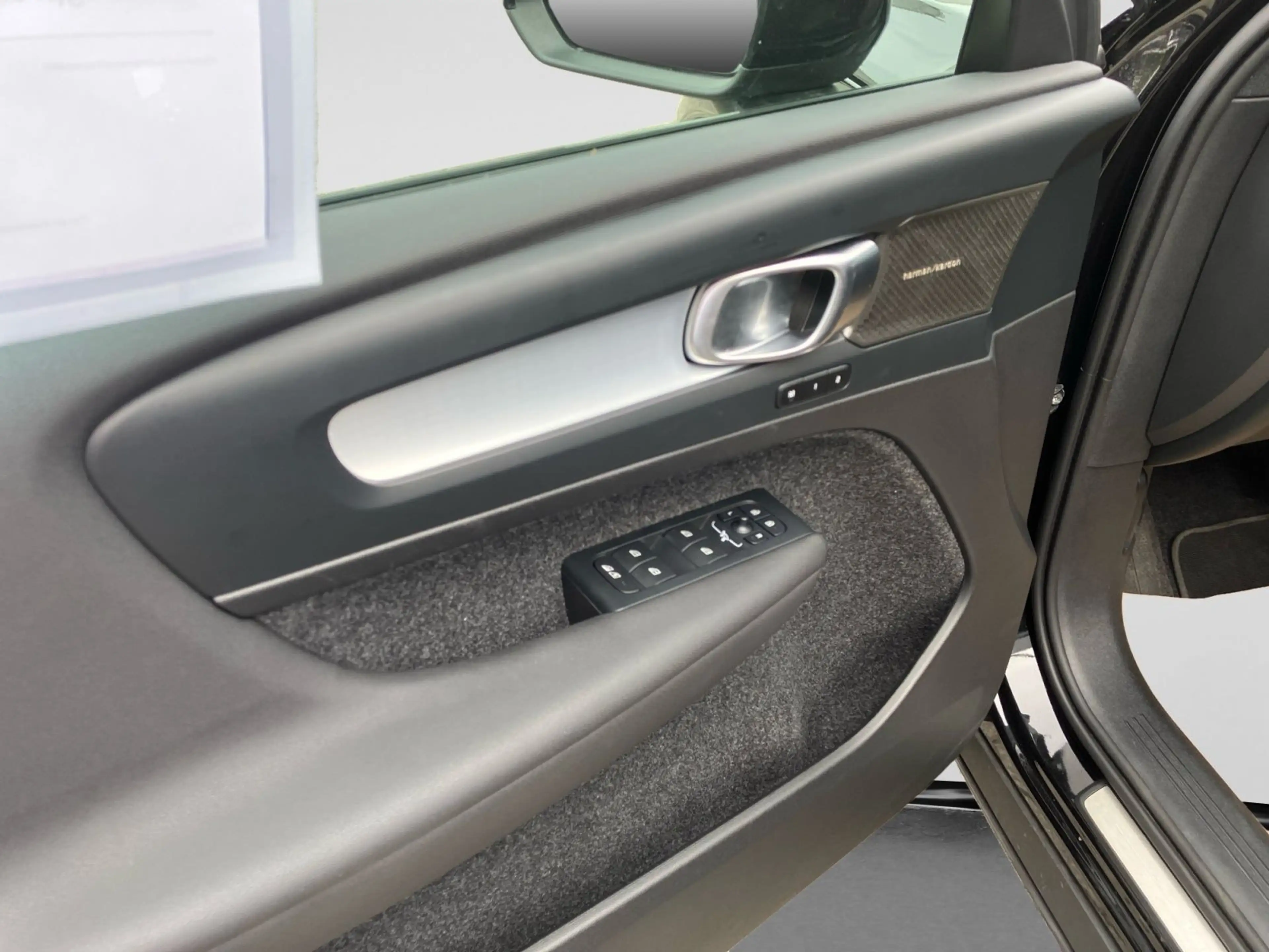 Volvo XC40 Volvo XC 40 Plus Dark , B3 Mild-Hybrid, Ben — photo 11