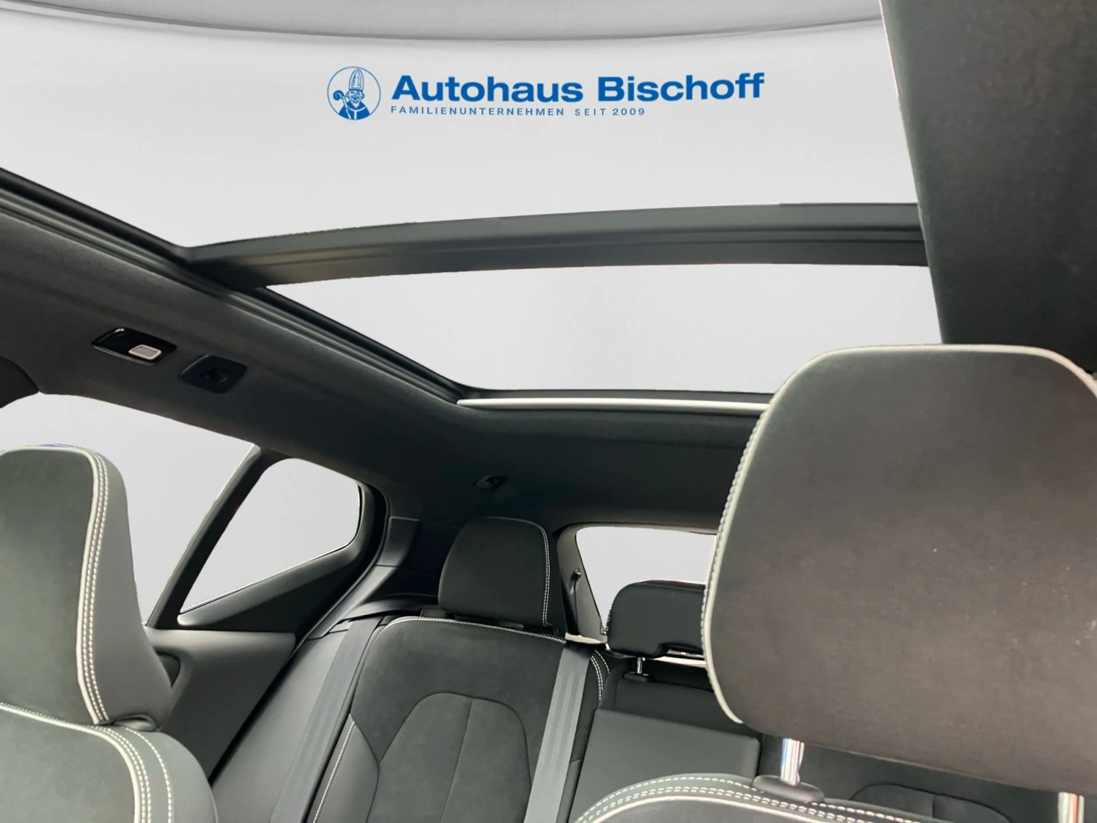 Volvo XC40 Volvo XC 40 Plus Dark , B3 Mild-Hybrid, Ben — photo 13