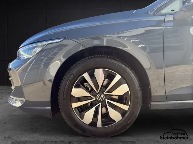 Volkswagen Golf view 12