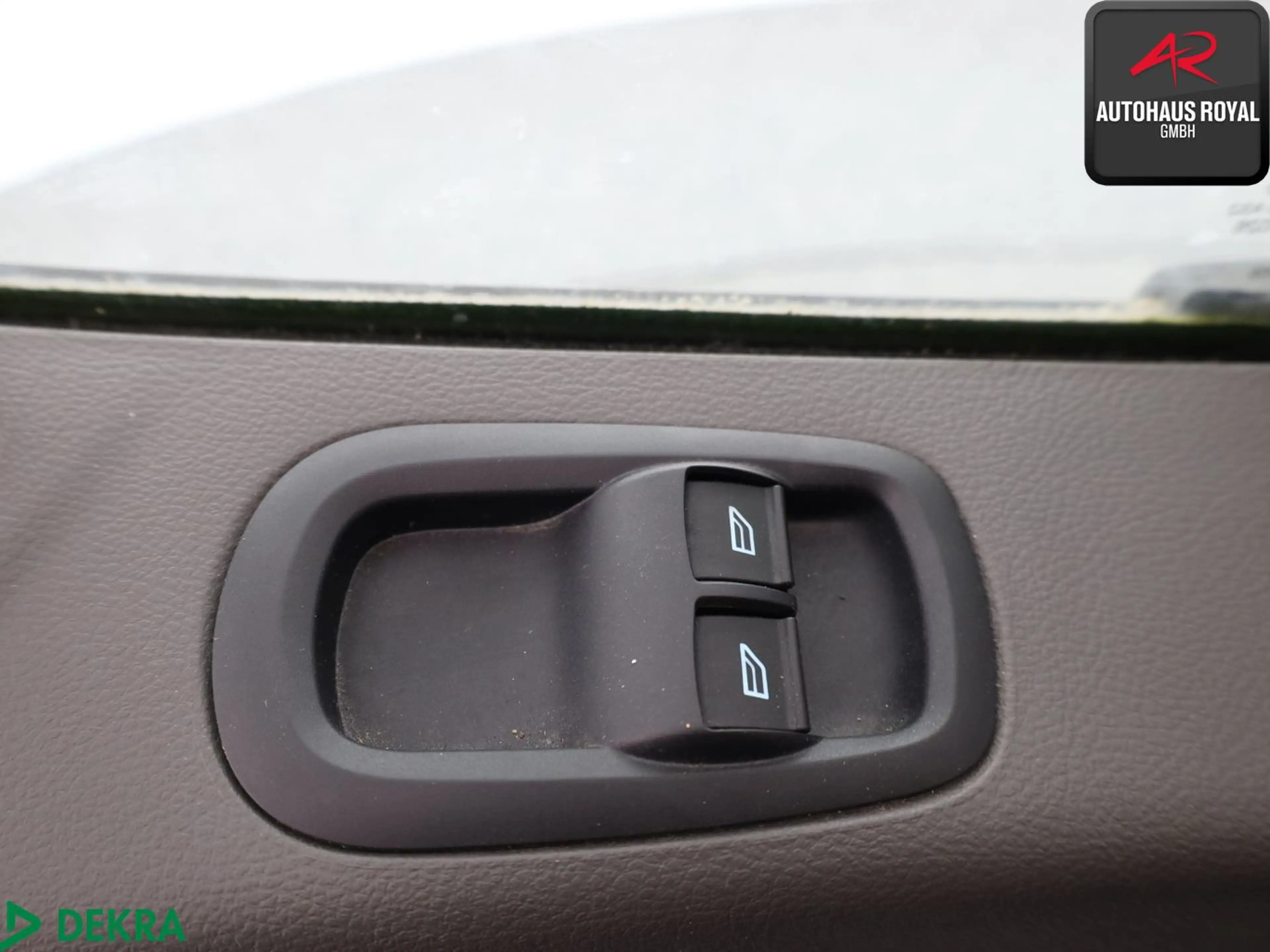 Ford Transit 2.0 TDCi L2H2 9 SITZE,1.HAND,KLIMA,PDC — photo 9