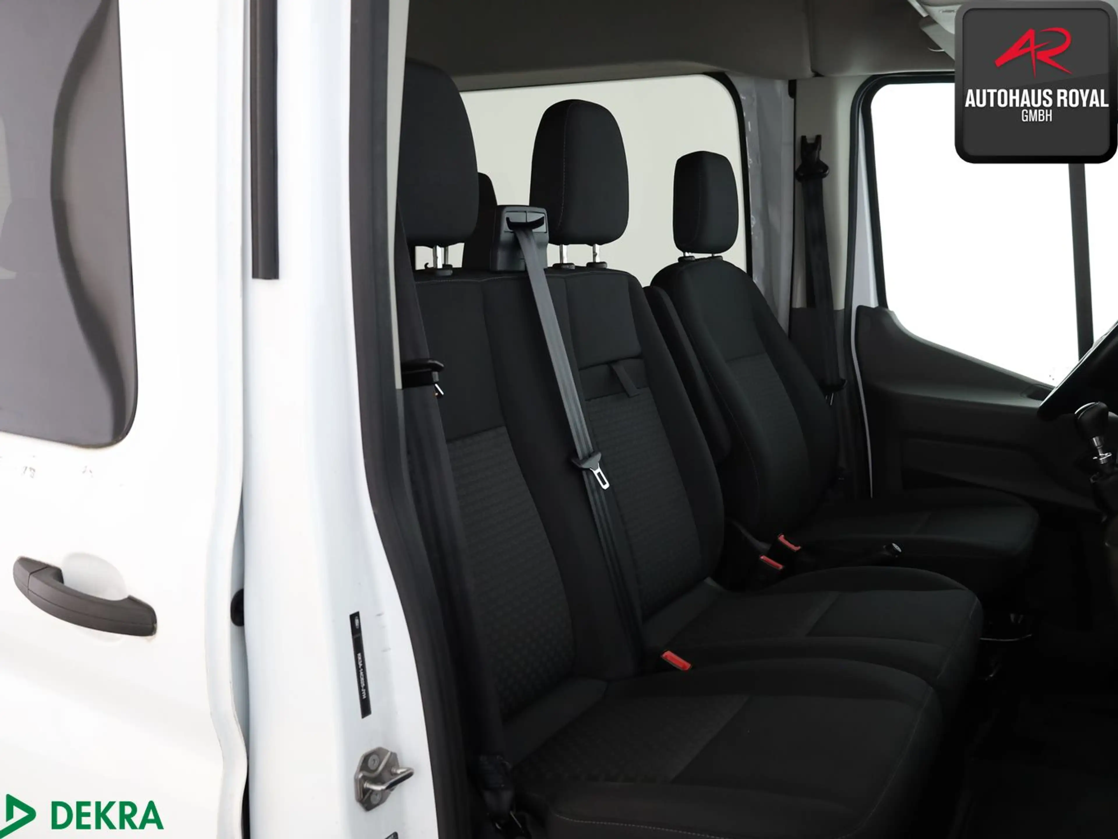 Ford Transit 2.0 TDCi L2H2 9 SITZE,1.HAND,KLIMA,PDC — photo 6