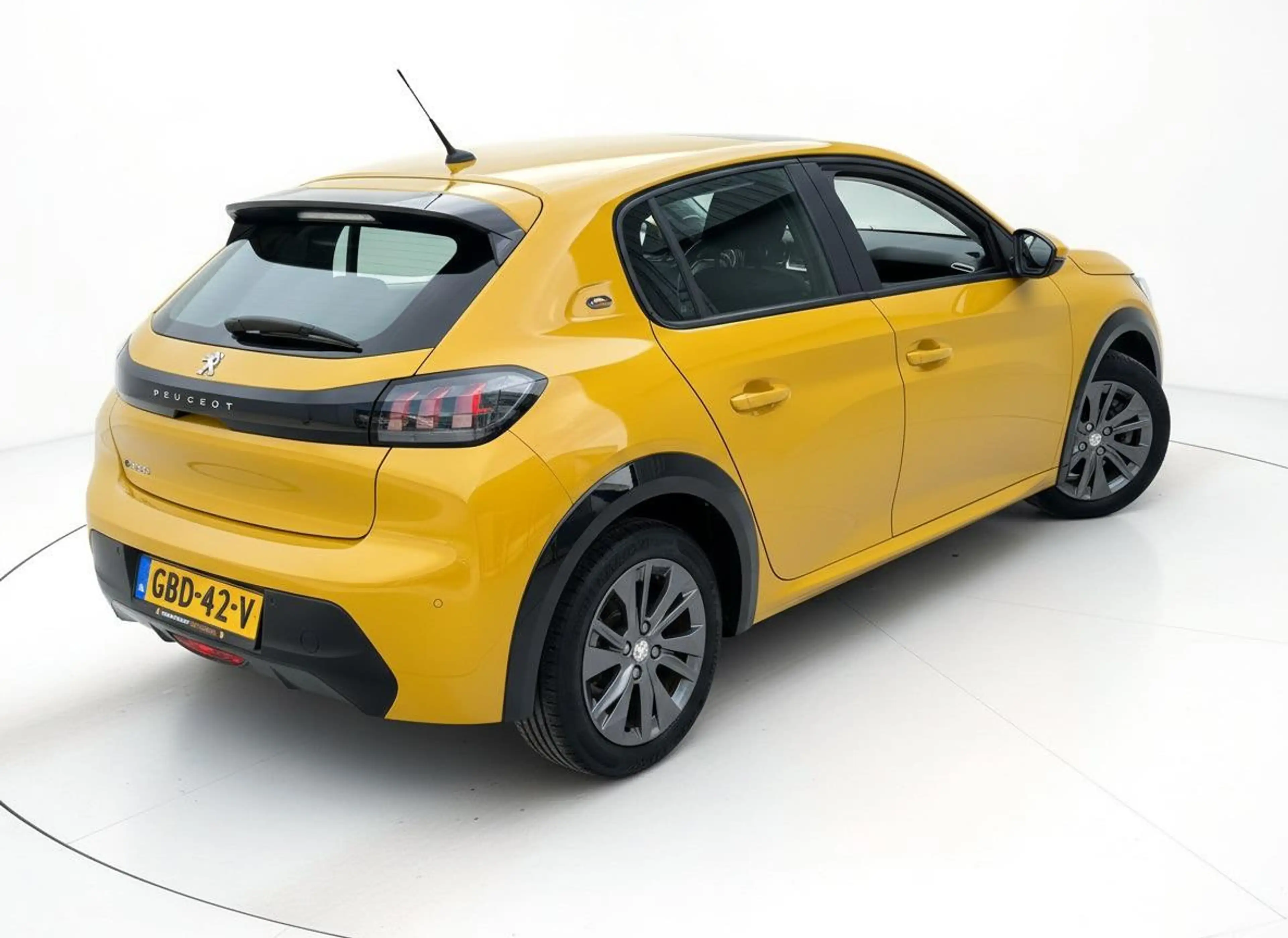 Peugeot e-208 EV Active Pack 50 kWh | 3-fase! | Rijklaar gelever — photo 4