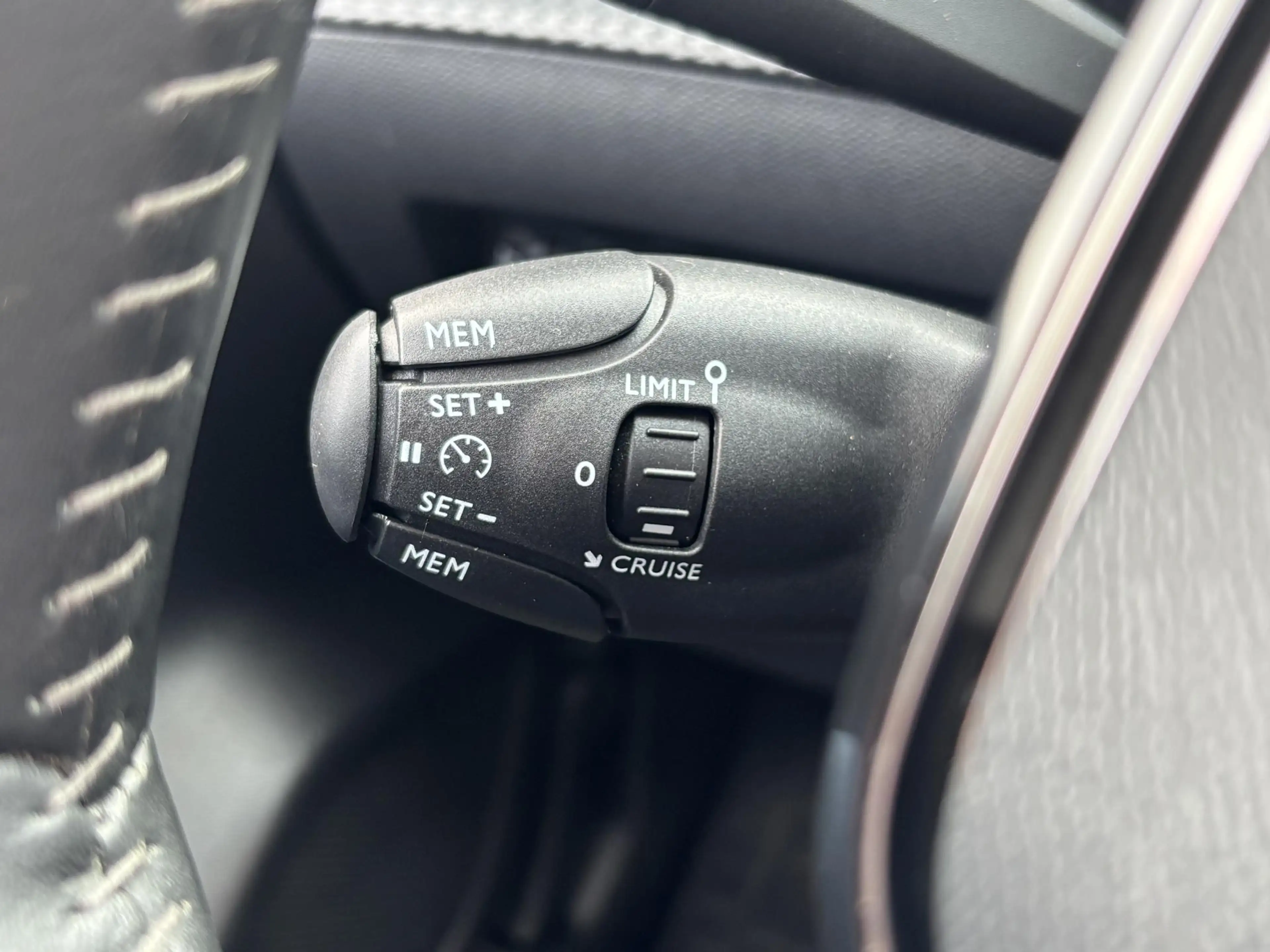 Peugeot e-208 EV Active Pack 50 kWh | 3-fase! | Rijklaar gelever — photo 12