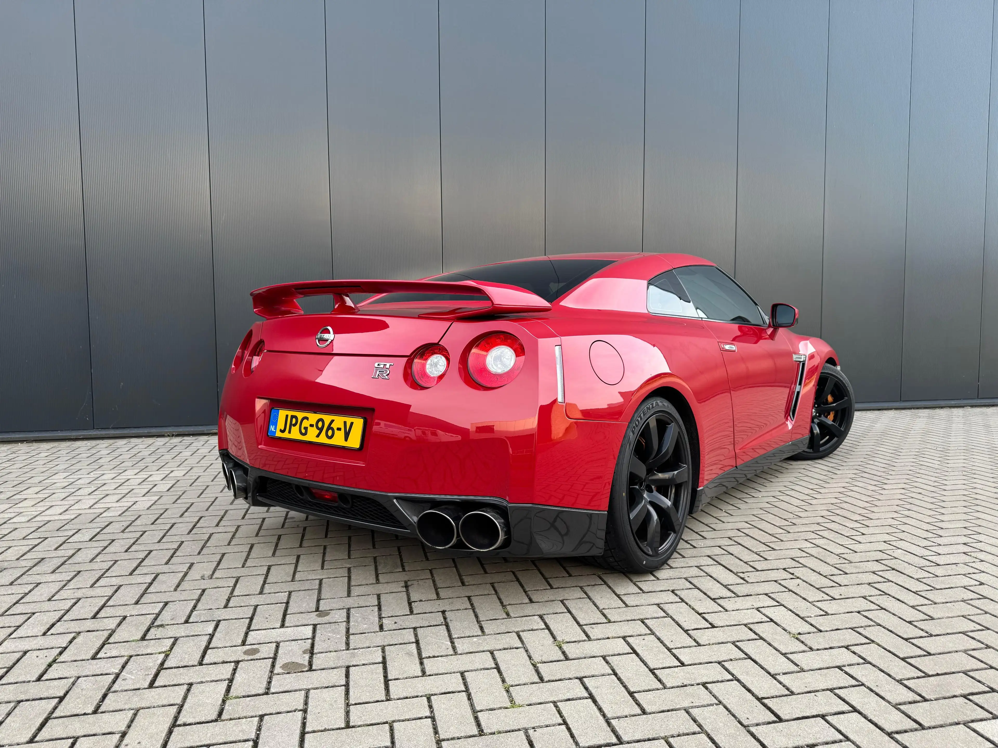 Nissan GT-R R35 Black Edition 3.8L V6 Bose Navi Bluetooth — photo 7