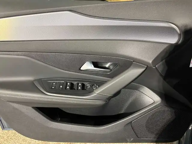 Peugeot 308 view 10