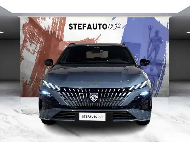 Peugeot 308 view 4