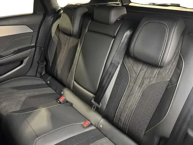 Peugeot 308 view 9