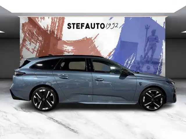 Peugeot 308 view 2