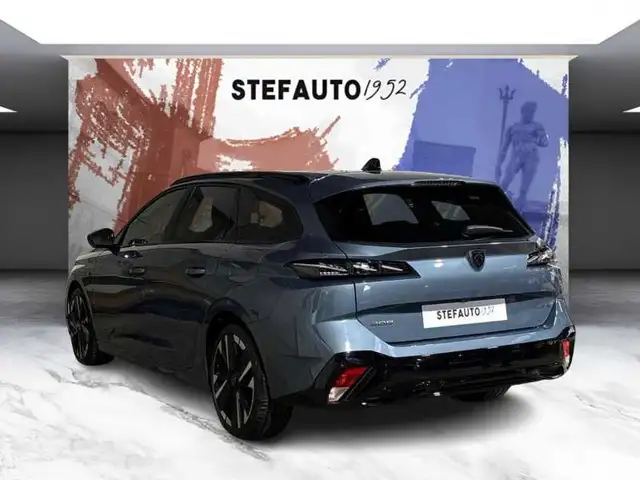 Peugeot 308 view 5