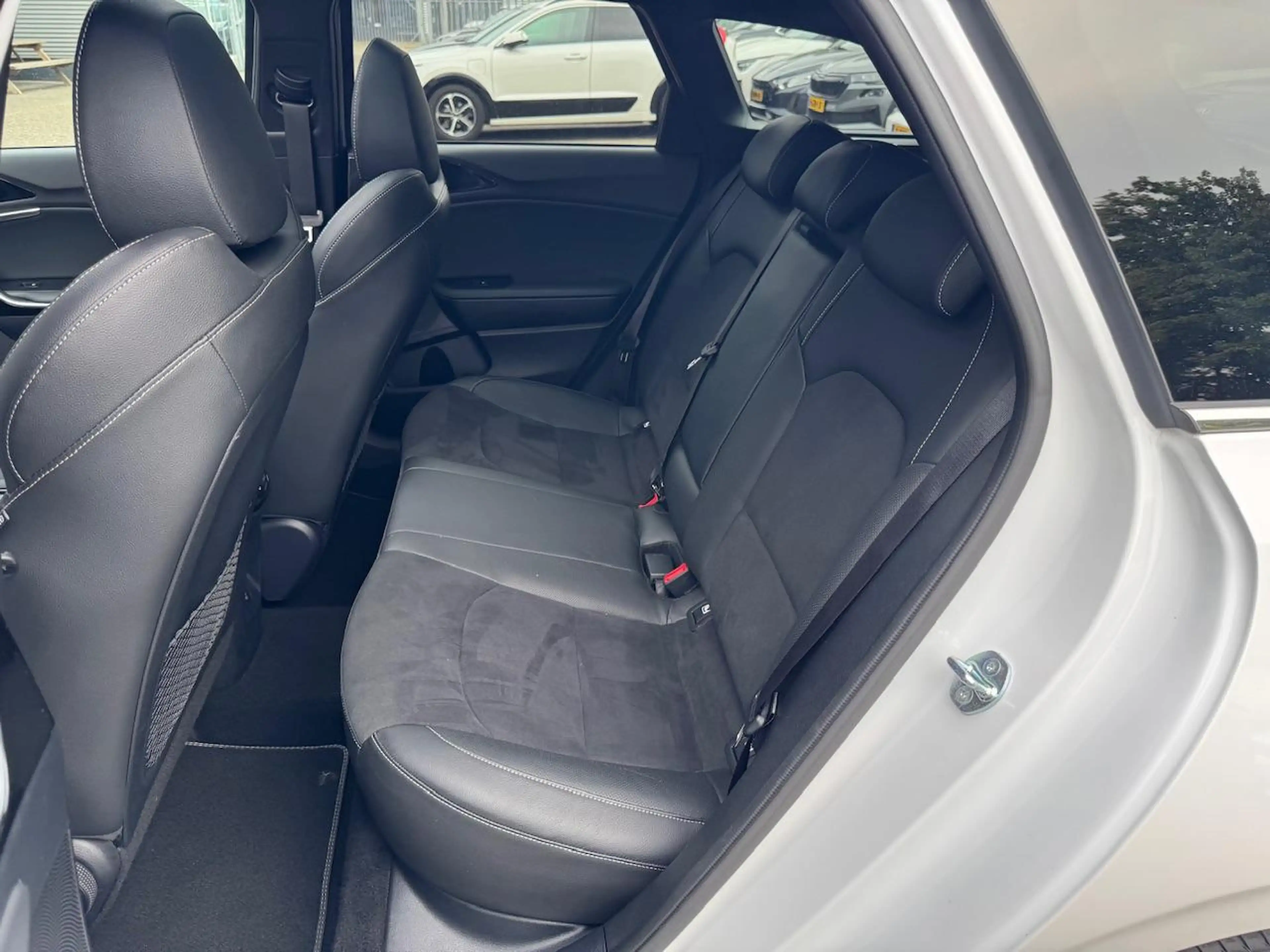Kia Ceed SW / cee'd SW Sportswagon 1.5 T-GDi 140pk GT-Line | Schuif/Kante — photo 10
