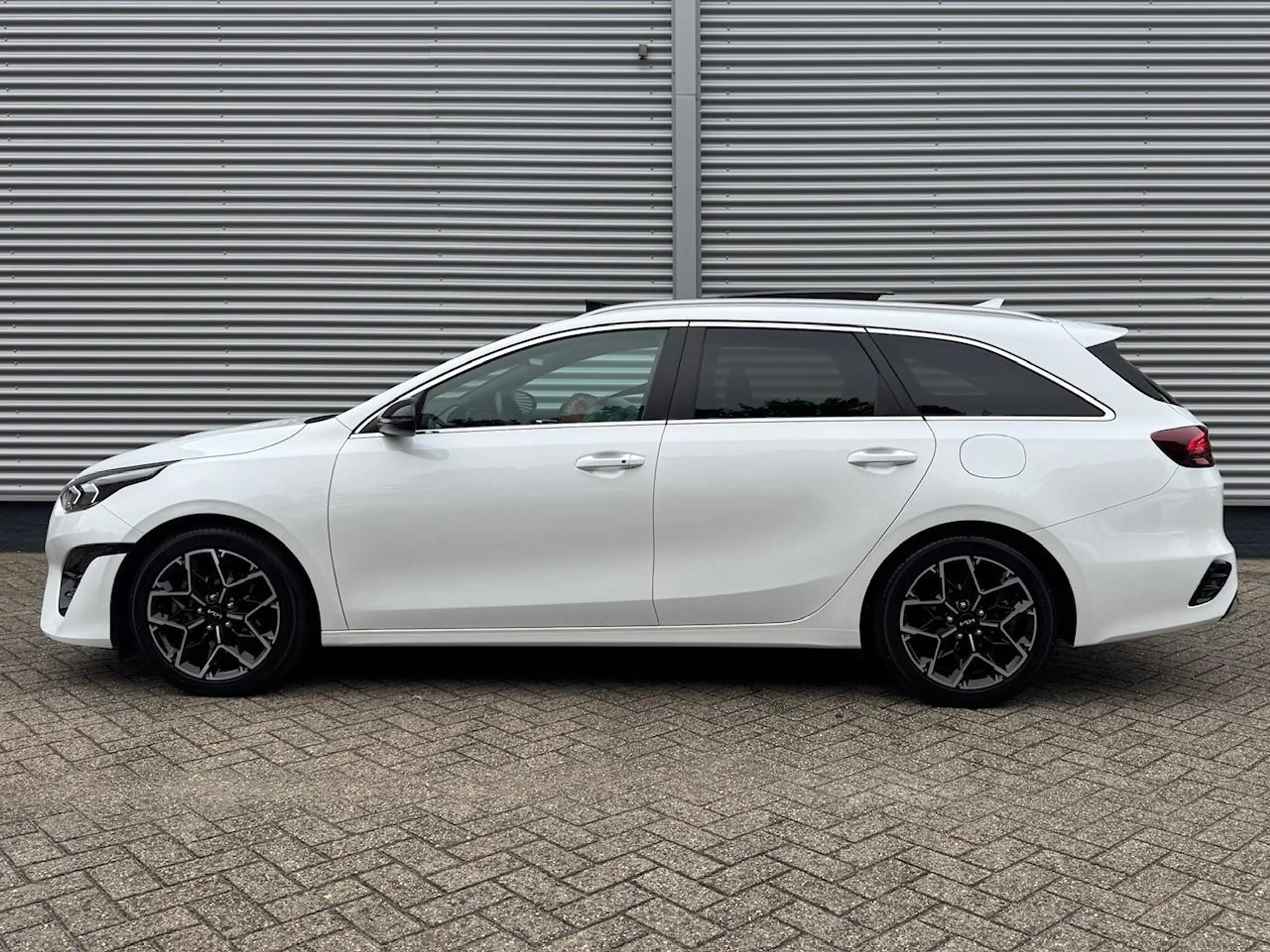 Kia Ceed SW / cee'd SW Sportswagon 1.5 T-GDi 140pk GT-Line | Schuif/Kante — photo 2