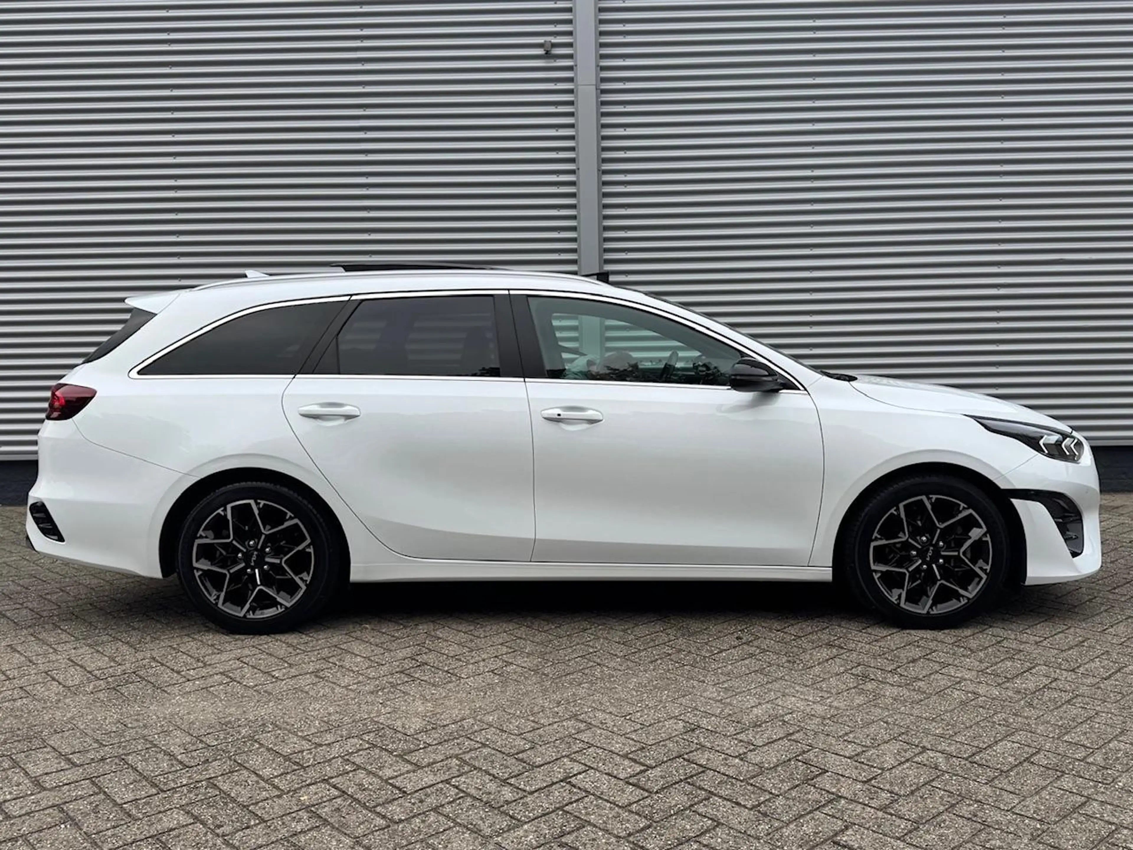 Kia Ceed SW / cee'd SW Sportswagon 1.5 T-GDi 140pk GT-Line | Schuif/Kante — photo 6
