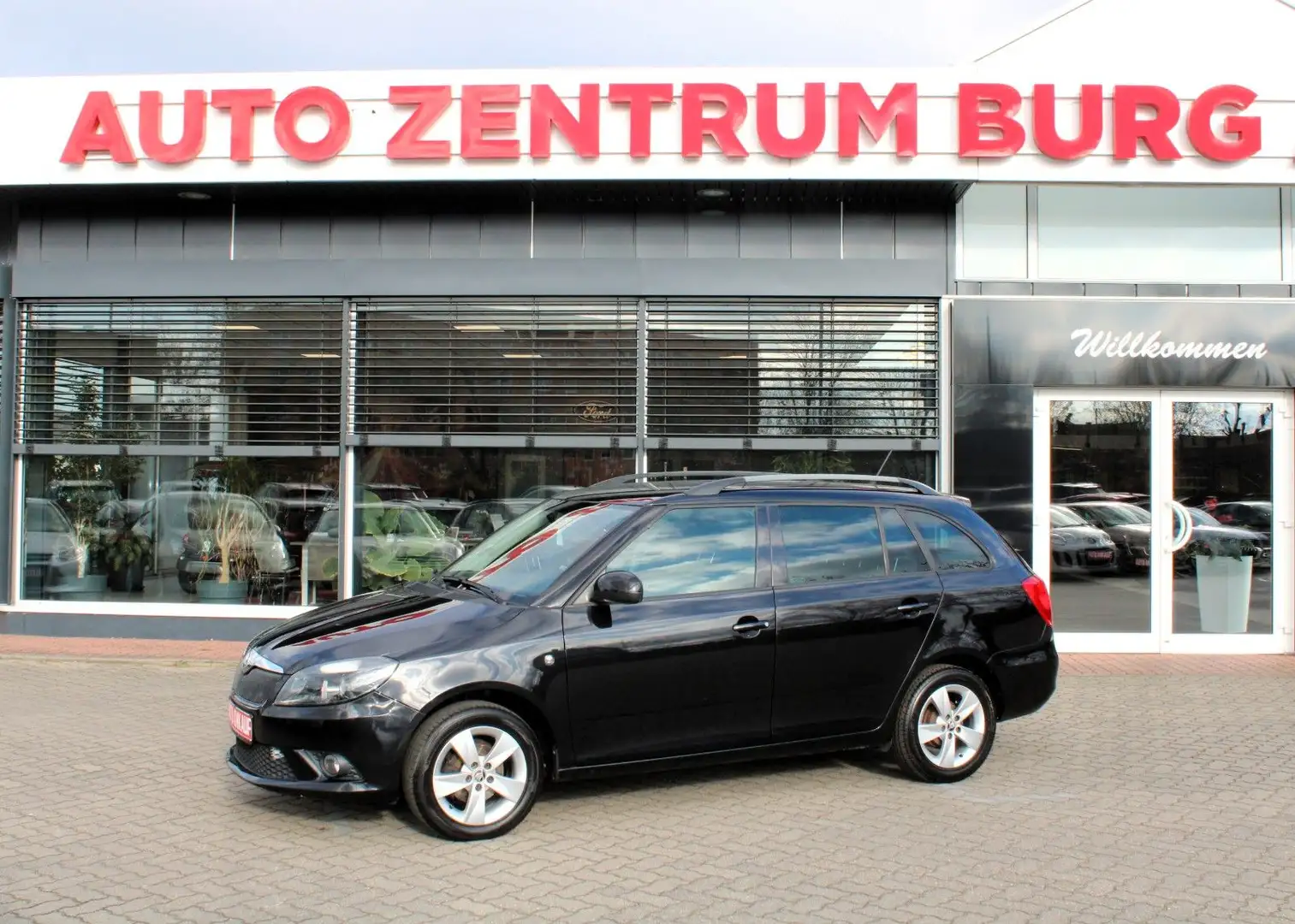 Skoda Fabia Combi 1.2l Ambition SHZ KLIMA TEMPOMAT Schwarz - 1