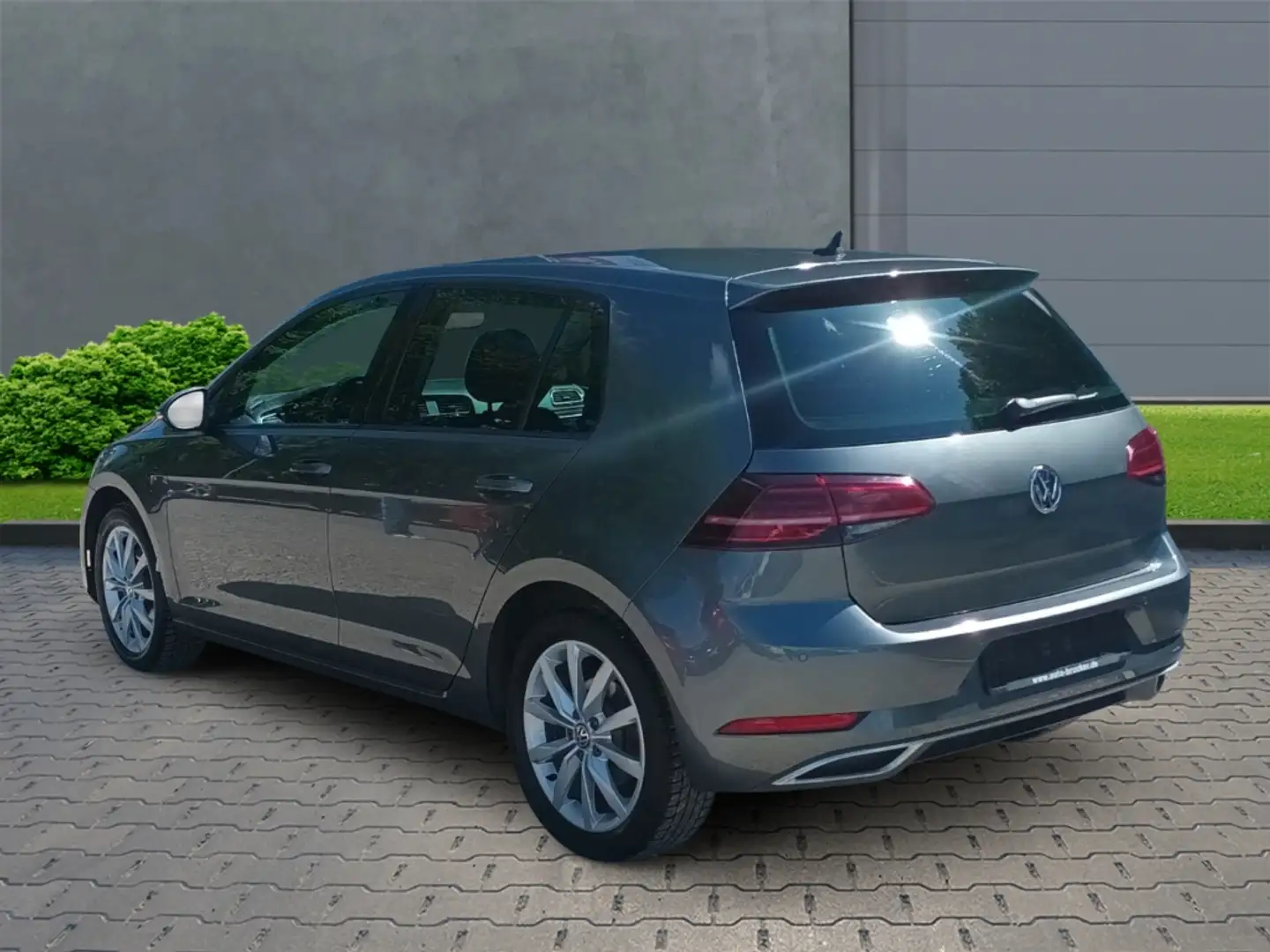 Volkswagen Golf VII Highline 1.5 TSI+Sportsitze+Park Distance Cont Grau - 2