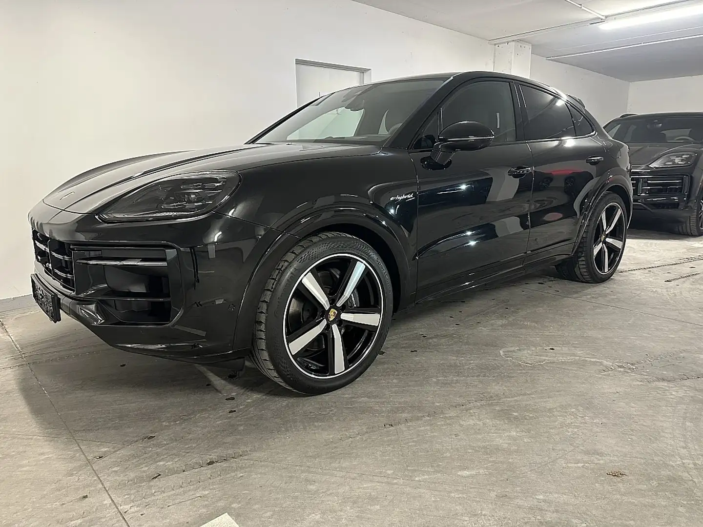 Porsche Cayenne Coupe III E-Hybrid PHEV 21,8 kWh Aut. Schwarz - 2