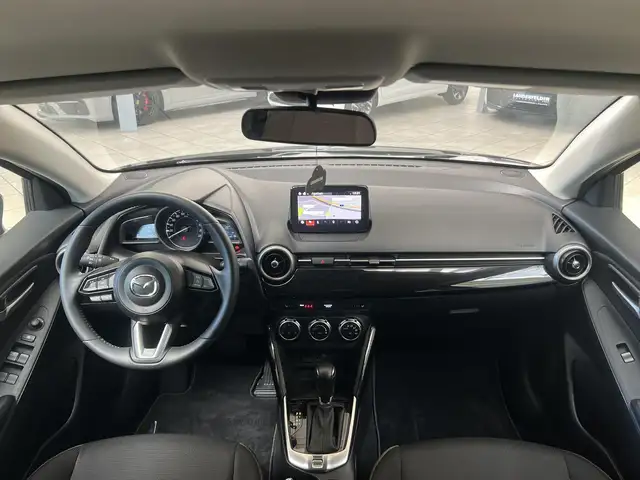 Mazda 2 view 11