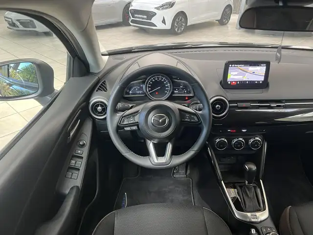 Mazda 2 view 12