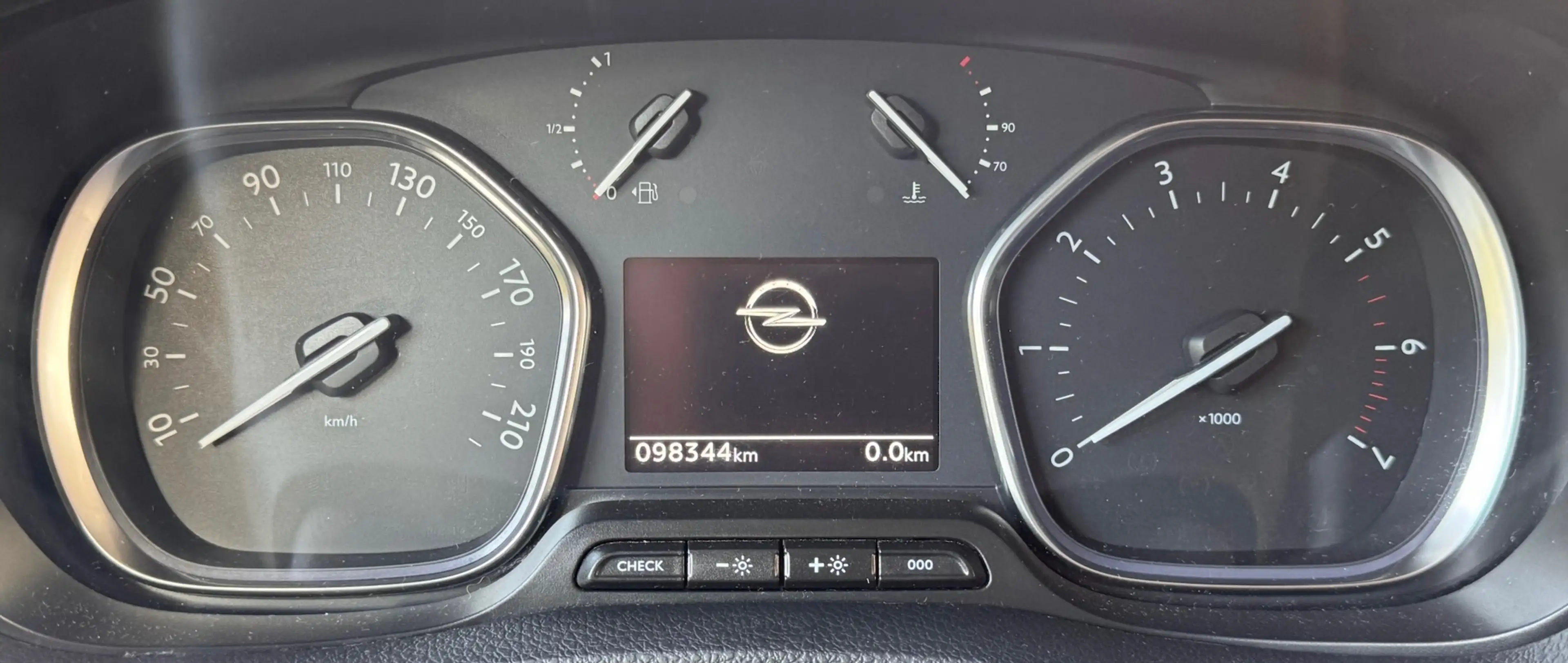 Peugeot Traveller 2.0 Turbo D - 8 PLACES - CarPlay - Sg chauffants — photo 7