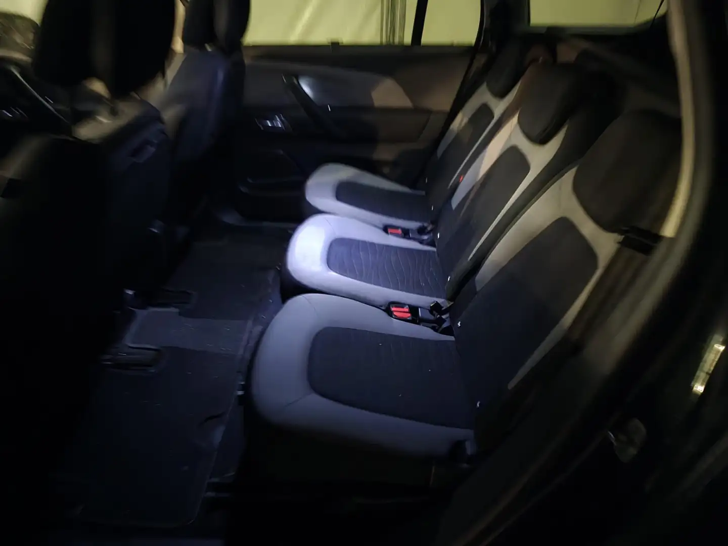 Citroen Grand C4 Picasso 1.6 THP Business 7-PERSOONS Zwart - 2