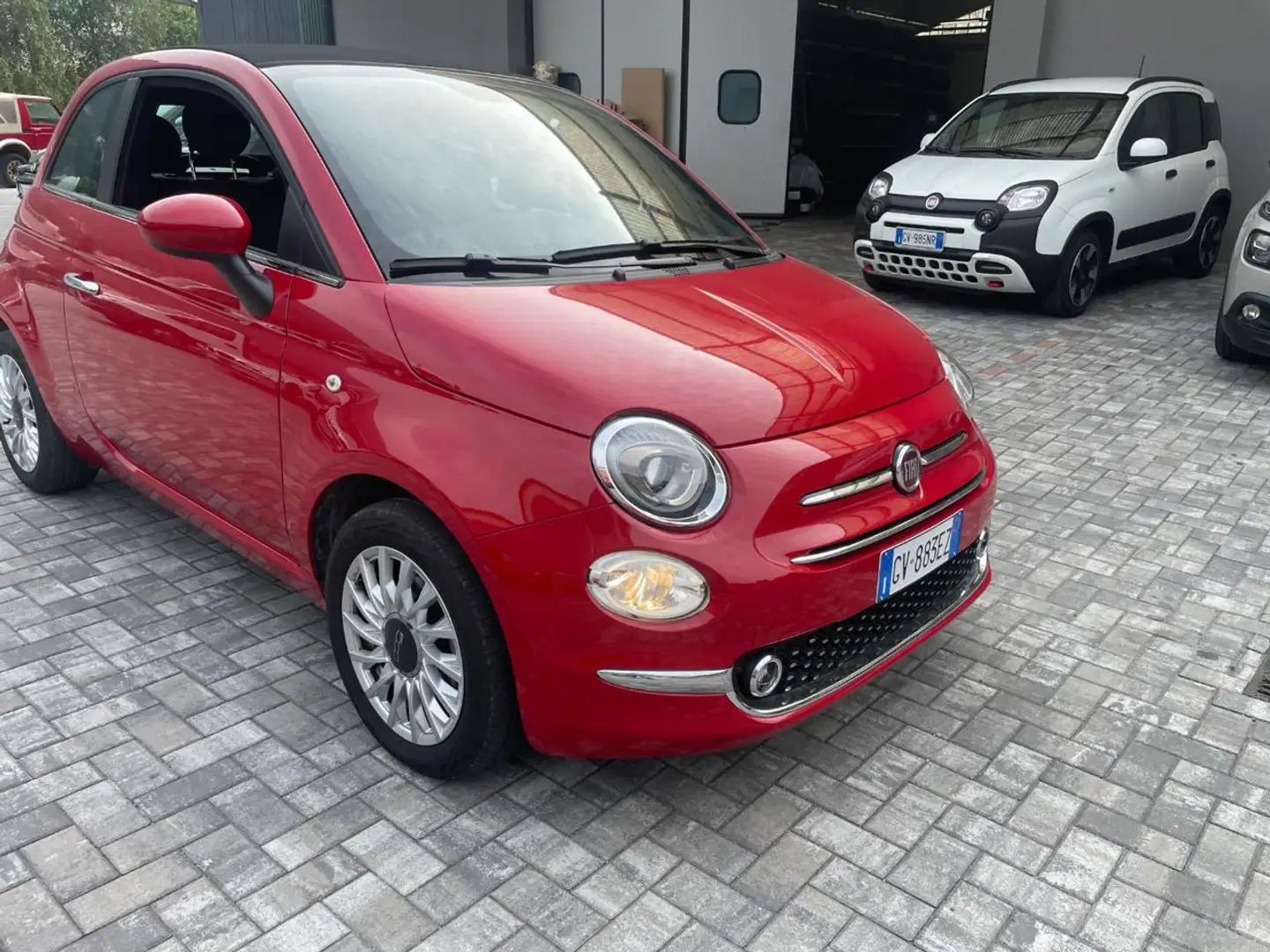 Fiat 500 C 1.0 Hybrid DOLCEVITA Rosso - 2