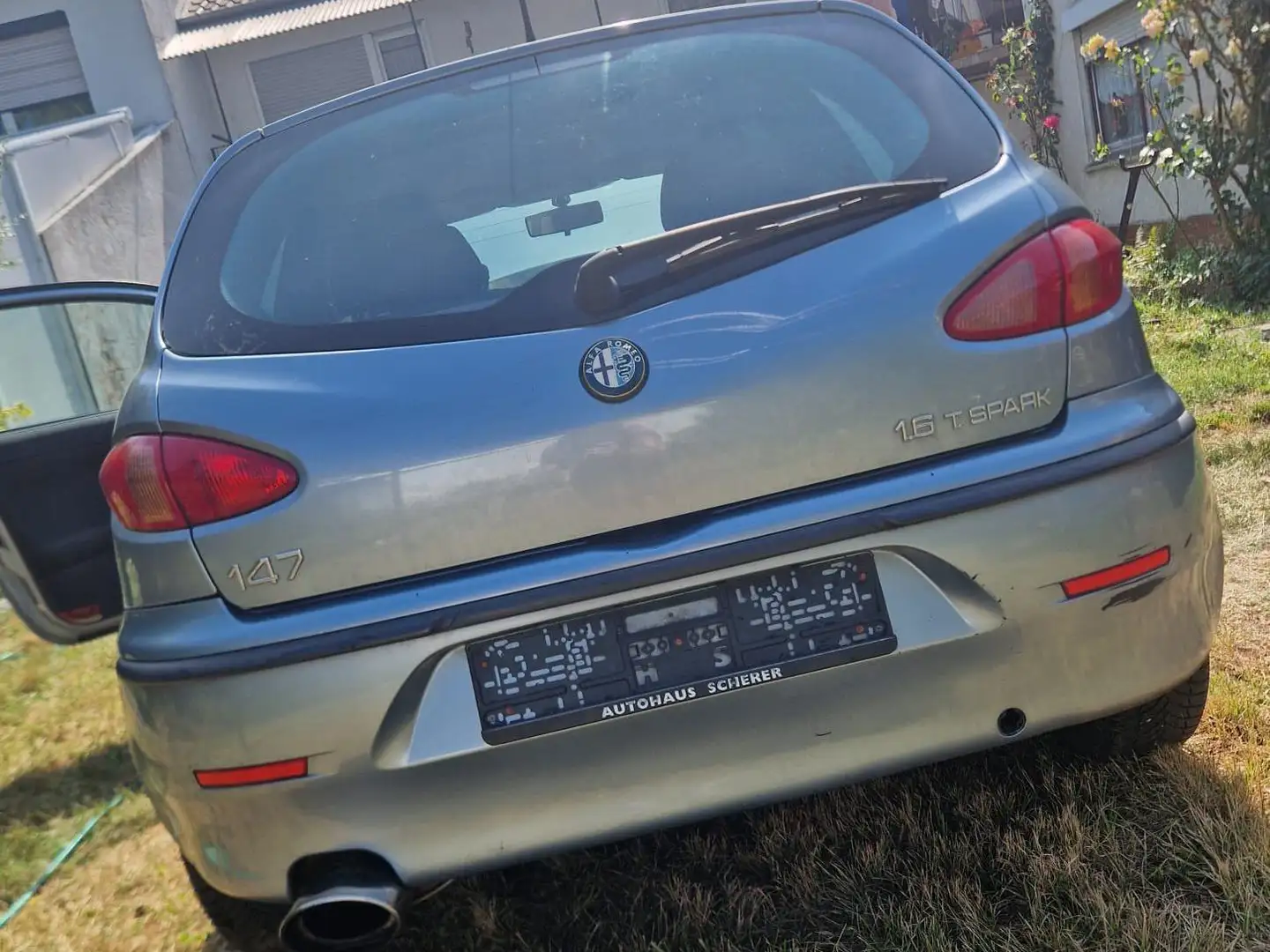 Alfa Romeo 147 147 1.6 Twin Spark Distinctive Silber - 2