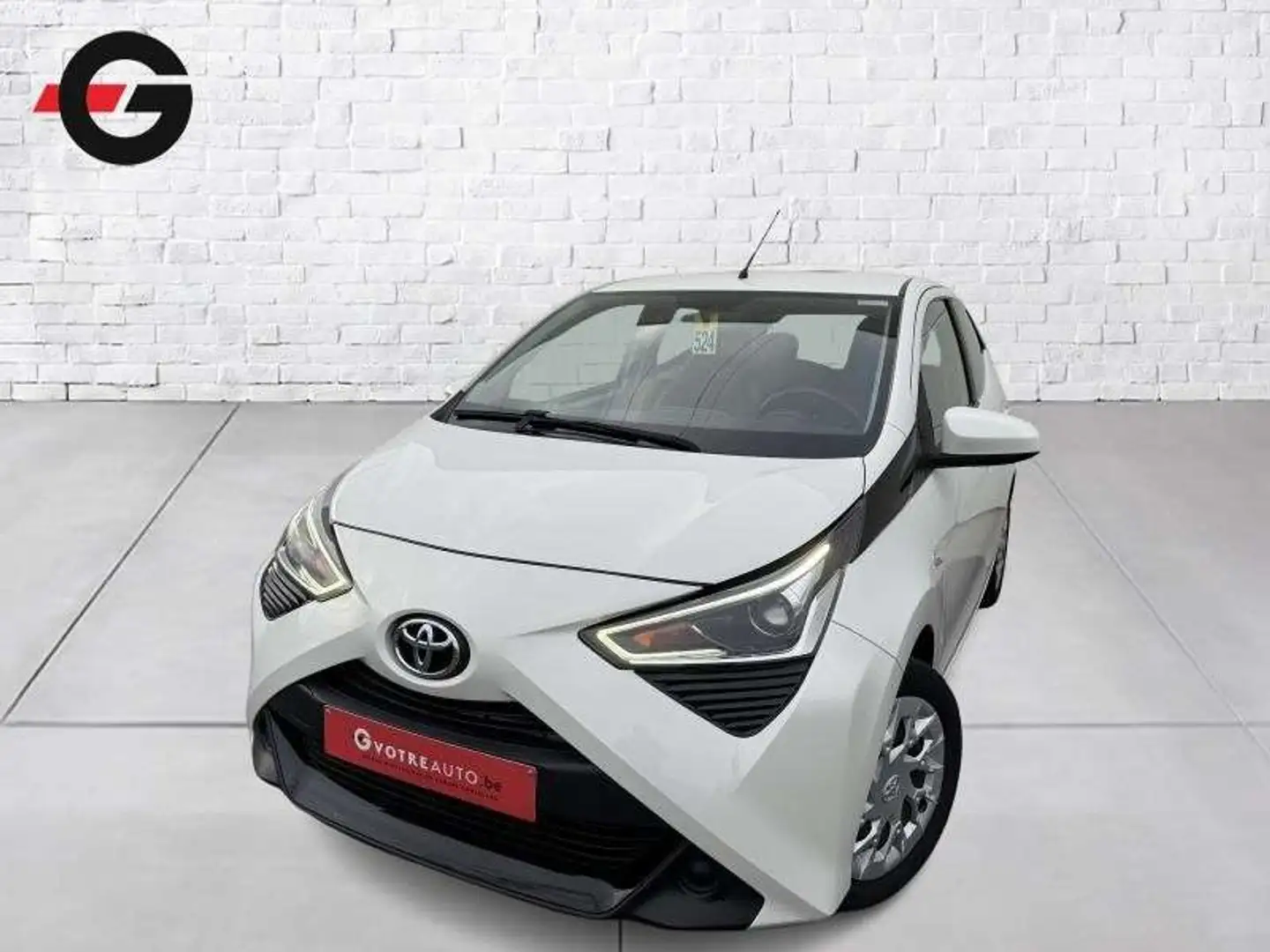 Toyota Aygo x-fun es 72 Blanc - 1