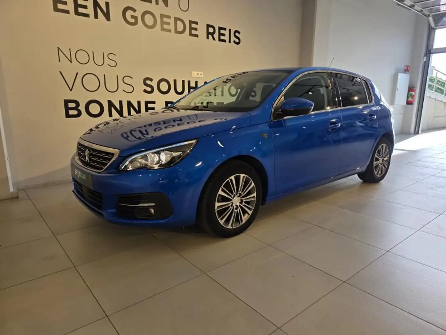 Peugeot 308 Roadtrip Blau - 1