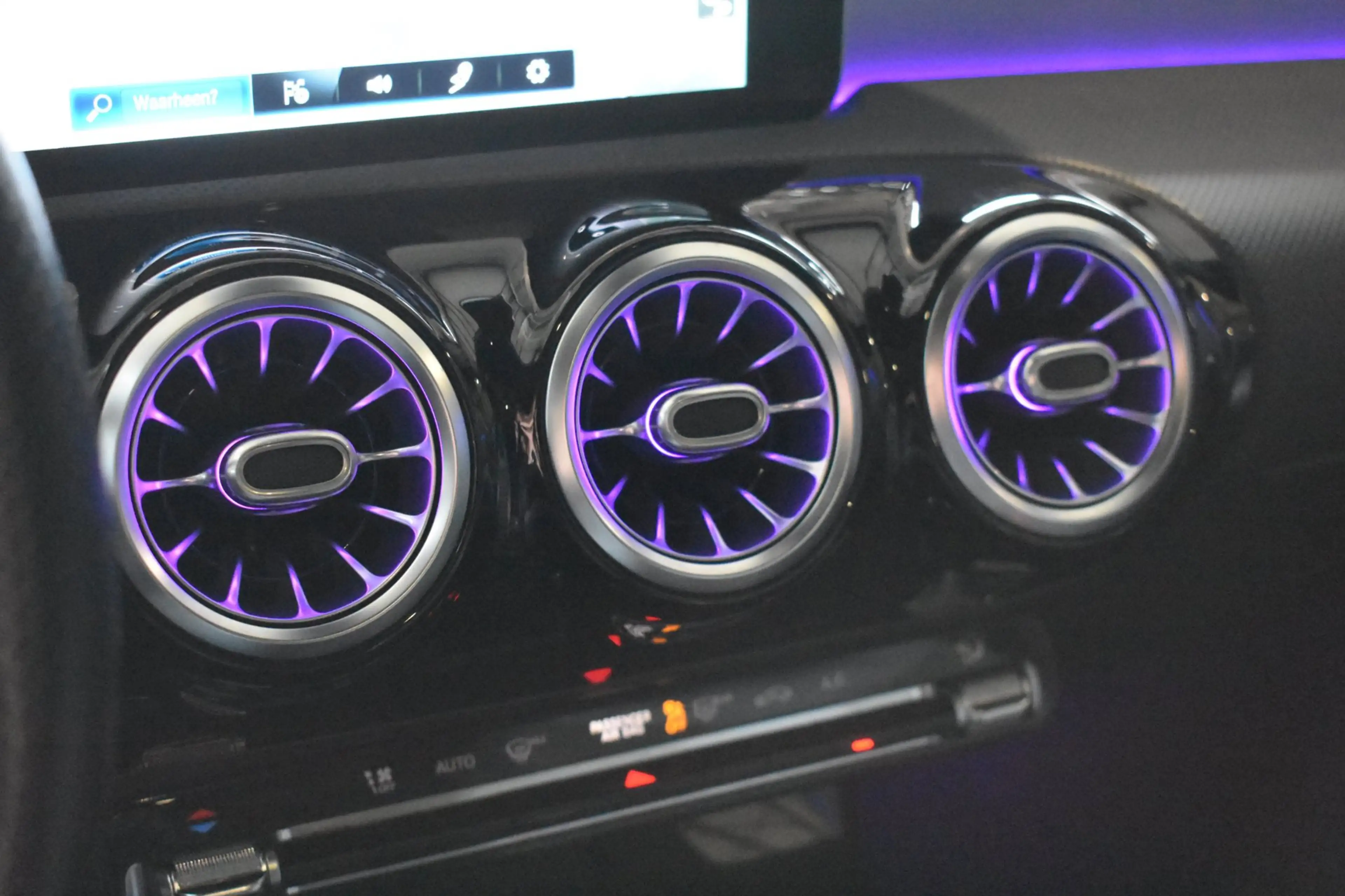 Mercedes-Benz CLA 220 Premium Plus '19 LED Pano AMG Pakket Navi Clima Cr — photo 14