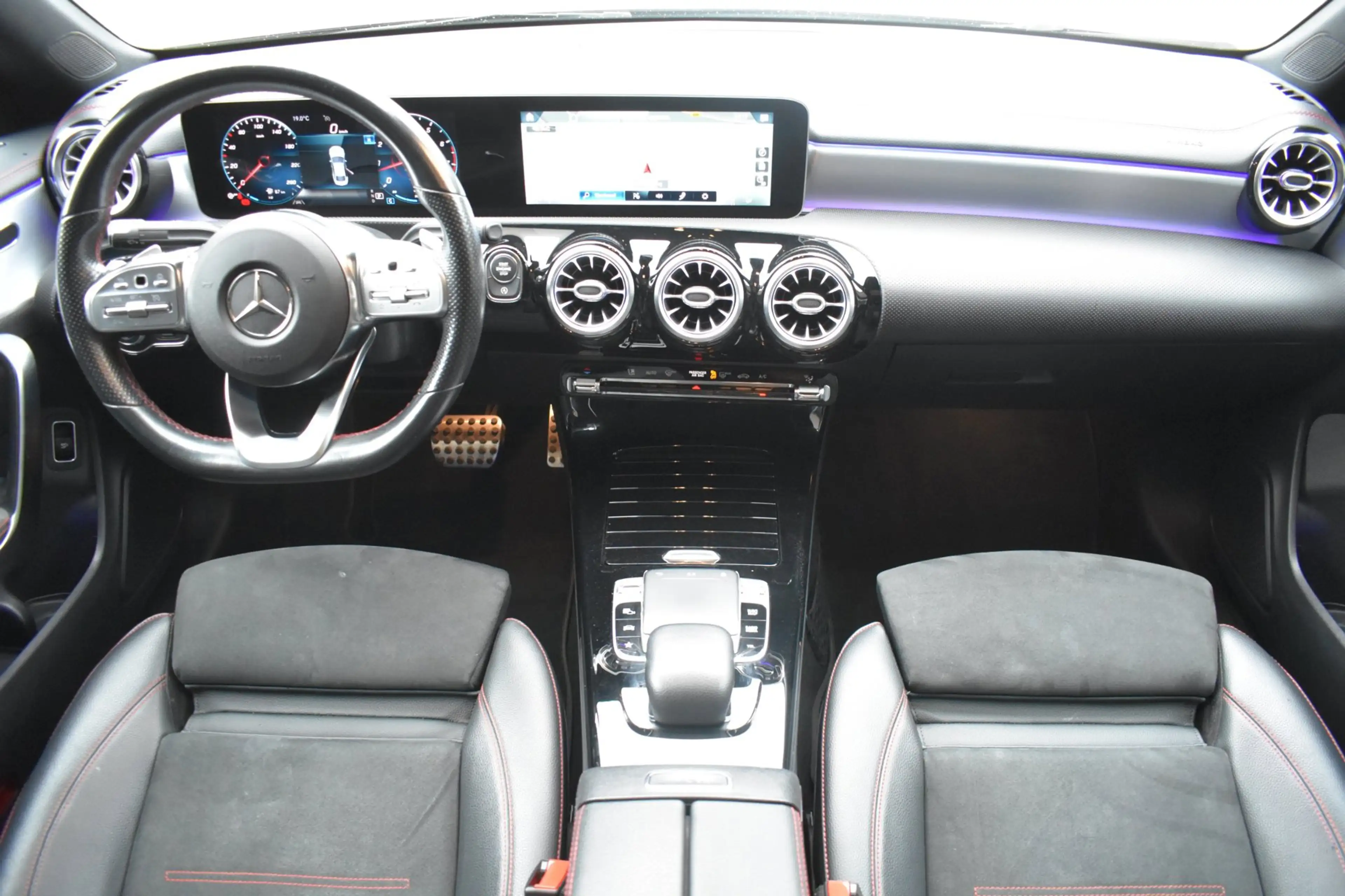 Mercedes-Benz CLA 220 Premium Plus '19 LED Pano AMG Pakket Navi Clima Cr — photo 2