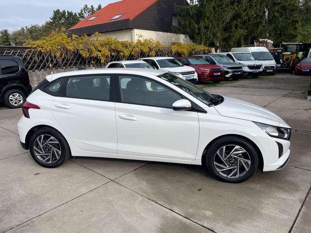 Hyundai i20 Select/Klima/Navi CarPlay/SitzHei/Kamera/PDC
