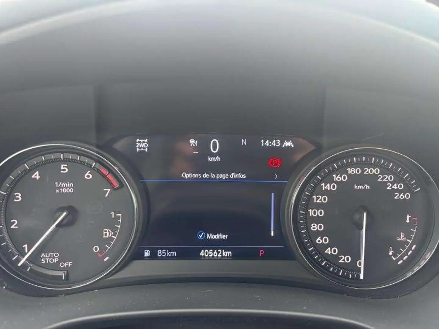 Cadillac XT4 2.0 SPORT 4WD Красный - 2