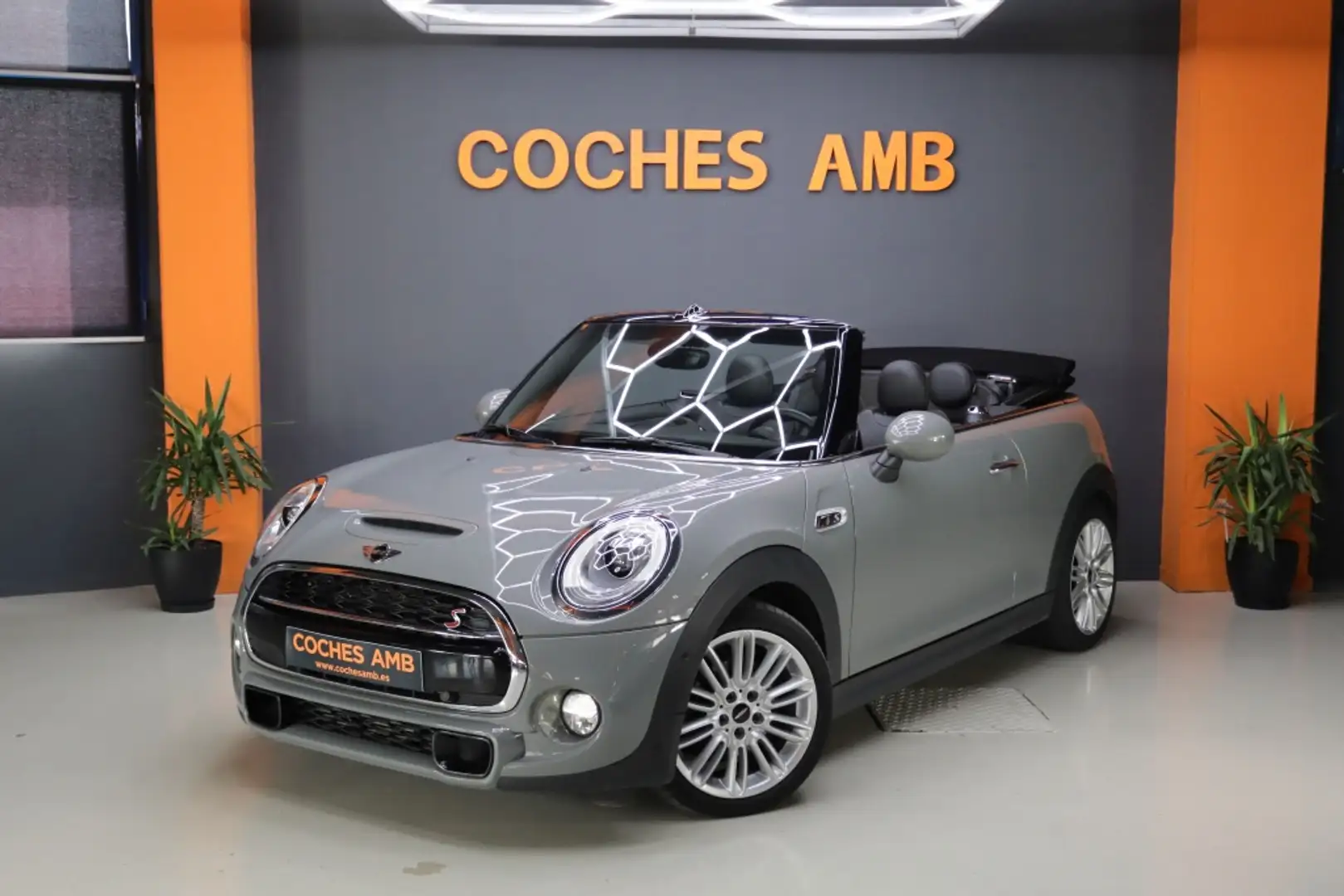 MINI Cooper S Cabrio Aut. Grau - 1