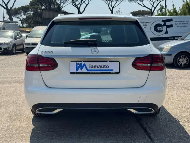 Mercedes-Benz C-Class view 5