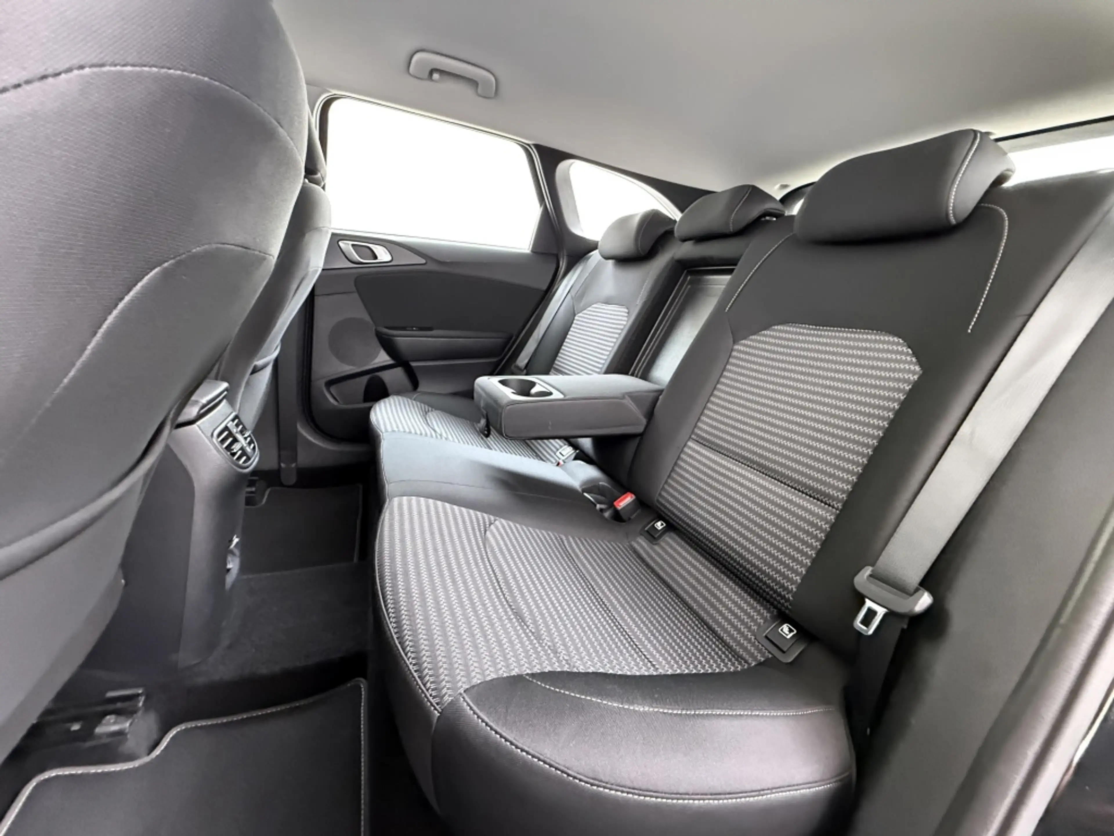 Kia Ceed SW / cee'd SW Sportswagon 1.0 T-GDi DynamicL. — photo 16