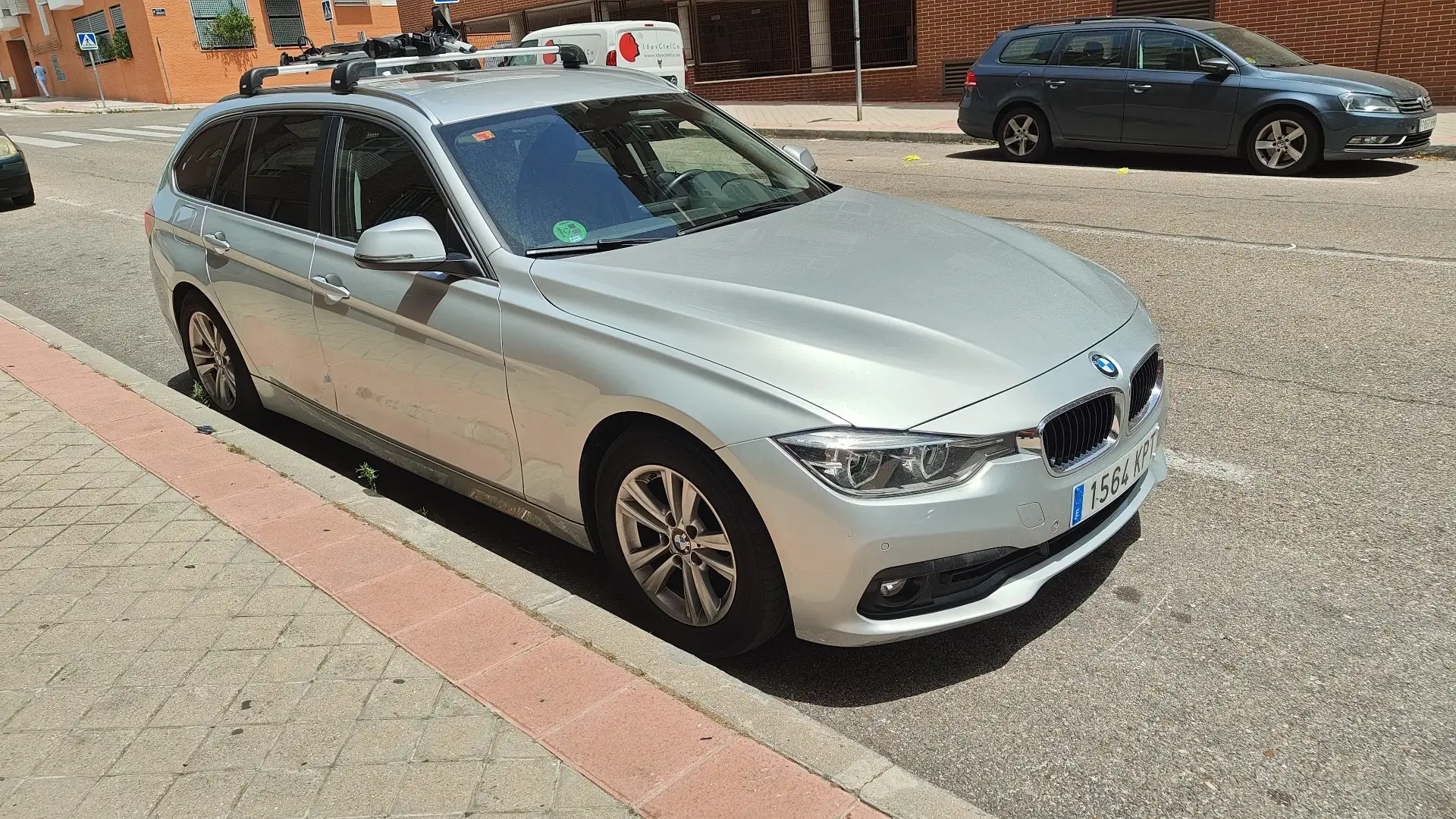 BMW 320 320dA Touring EfficientDynamics - 2