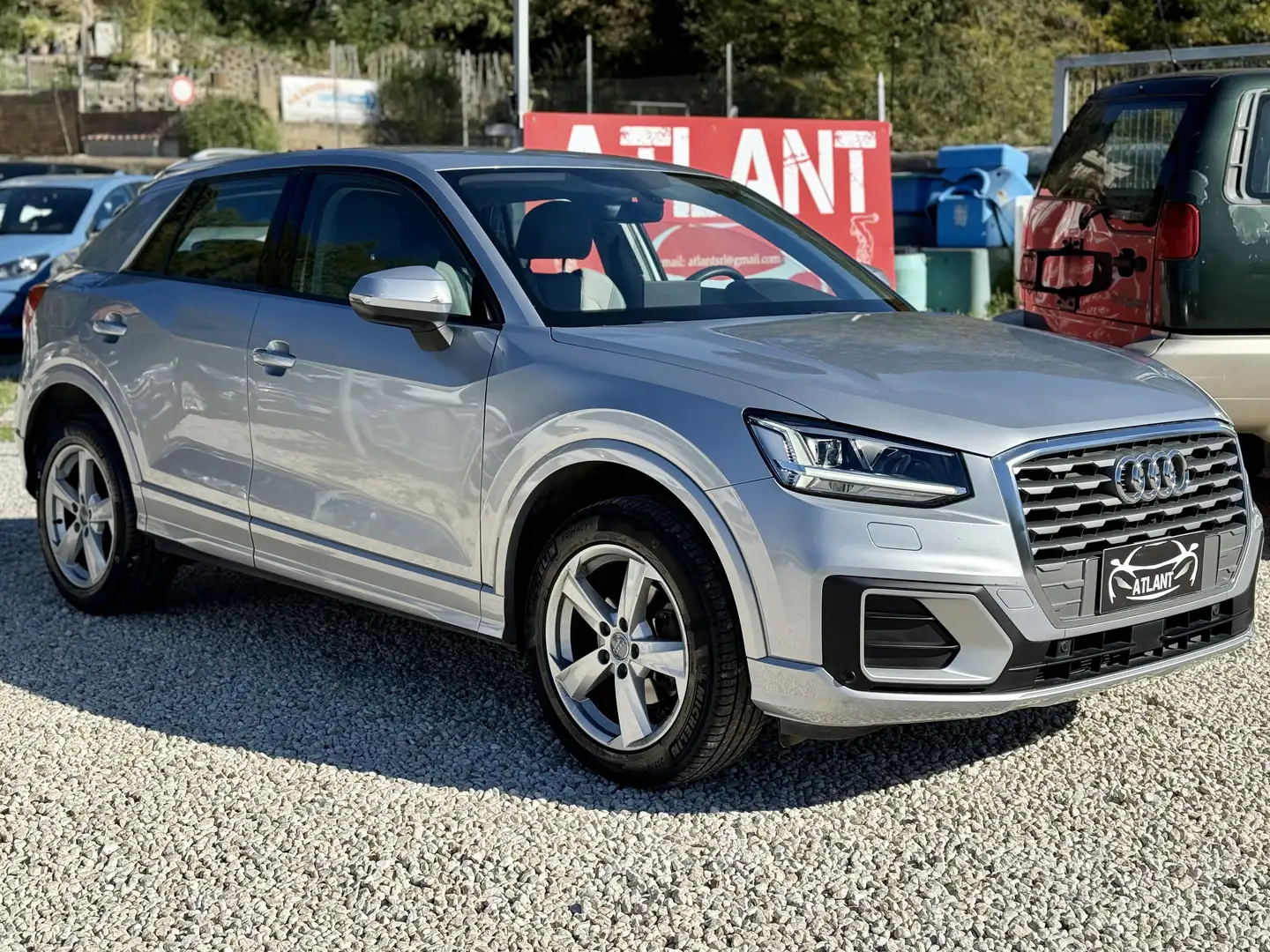Audi Q2 35 1.5 tfsi Identity Black s-tronic Argent - 1