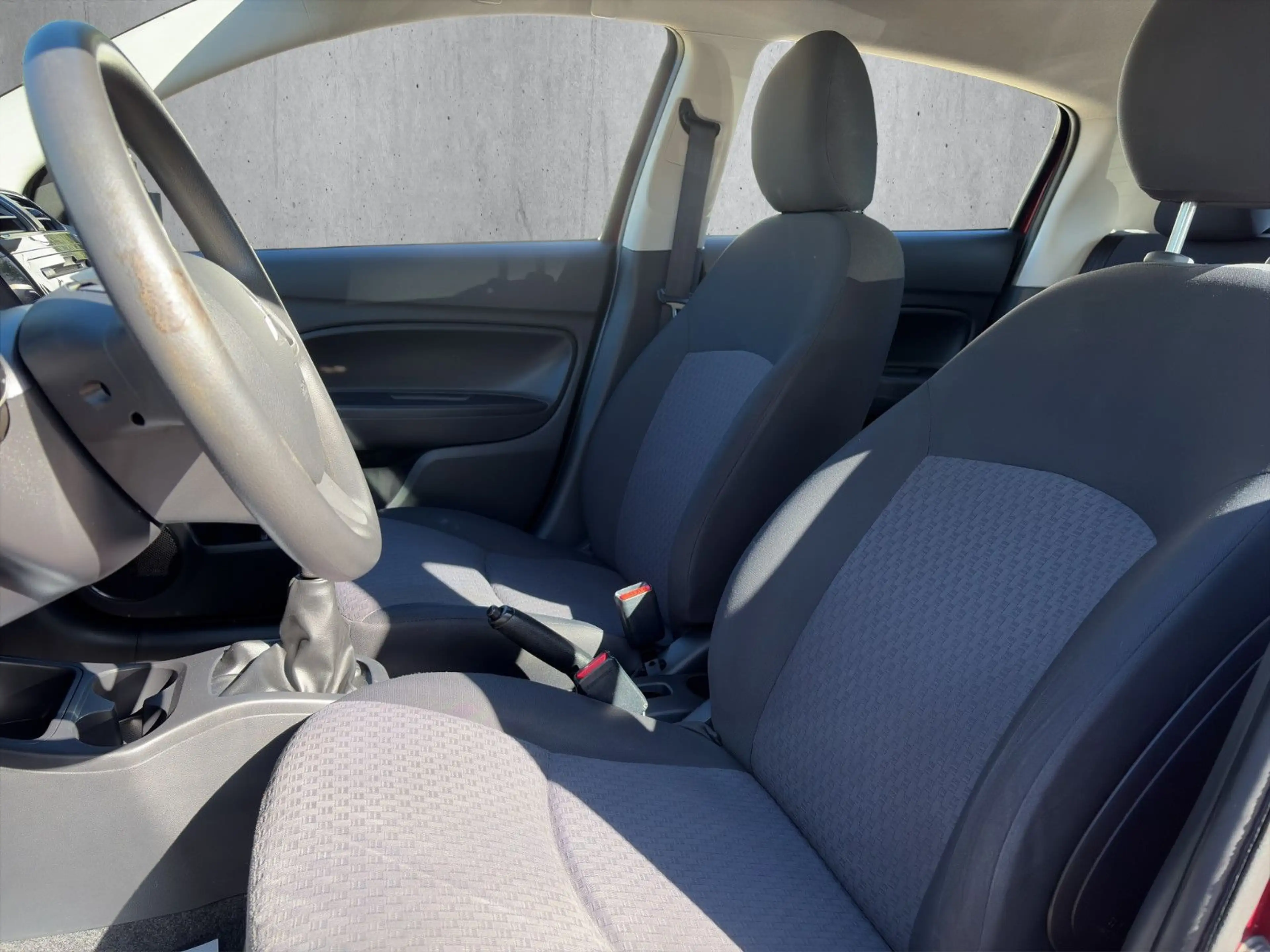 Mitsubishi Space Star Diamant Edition KLIMA/USB — photo 11